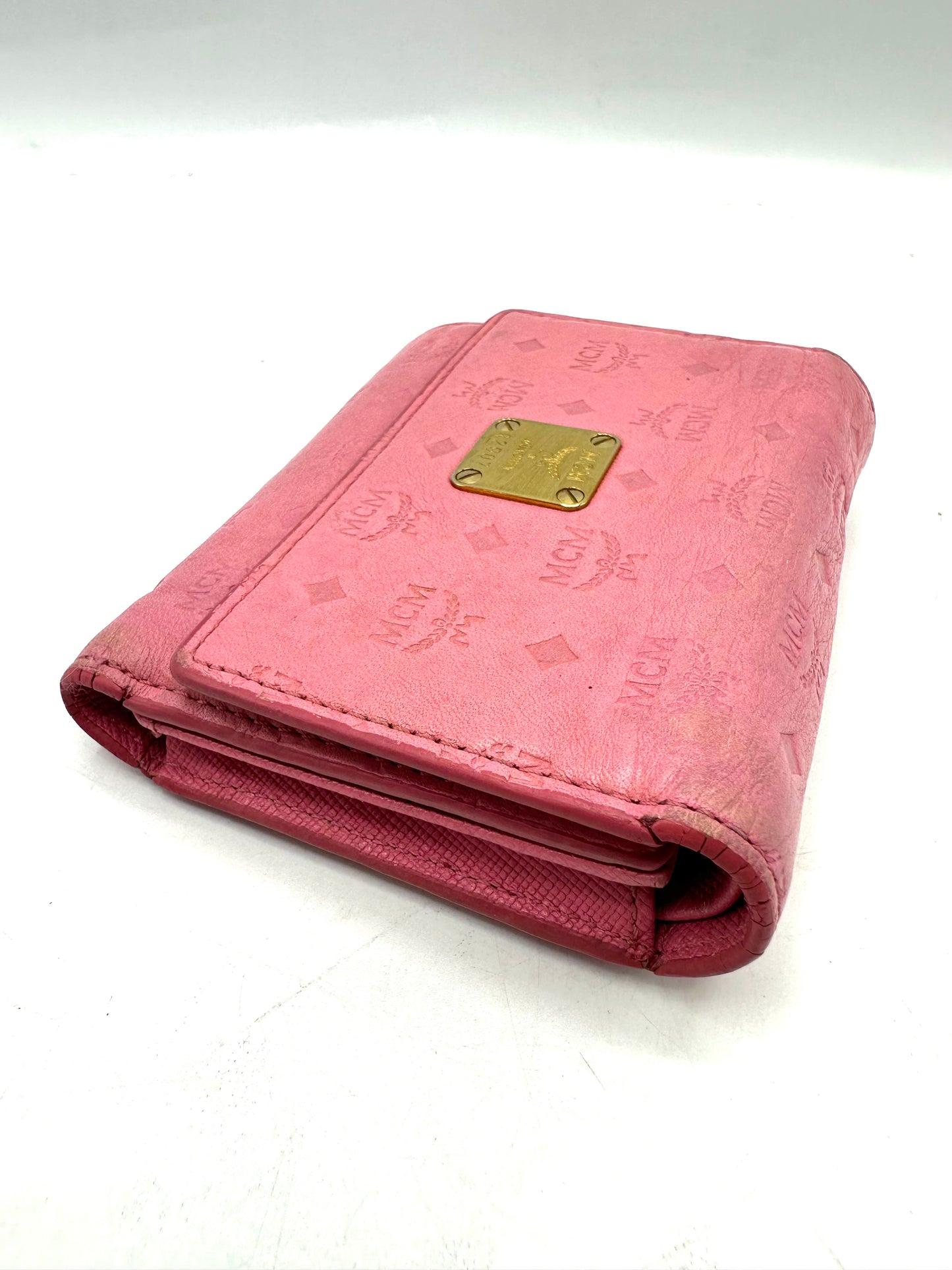 MCM Visetos Trifold Wallet – Light Pink Leather with Gold Hardware