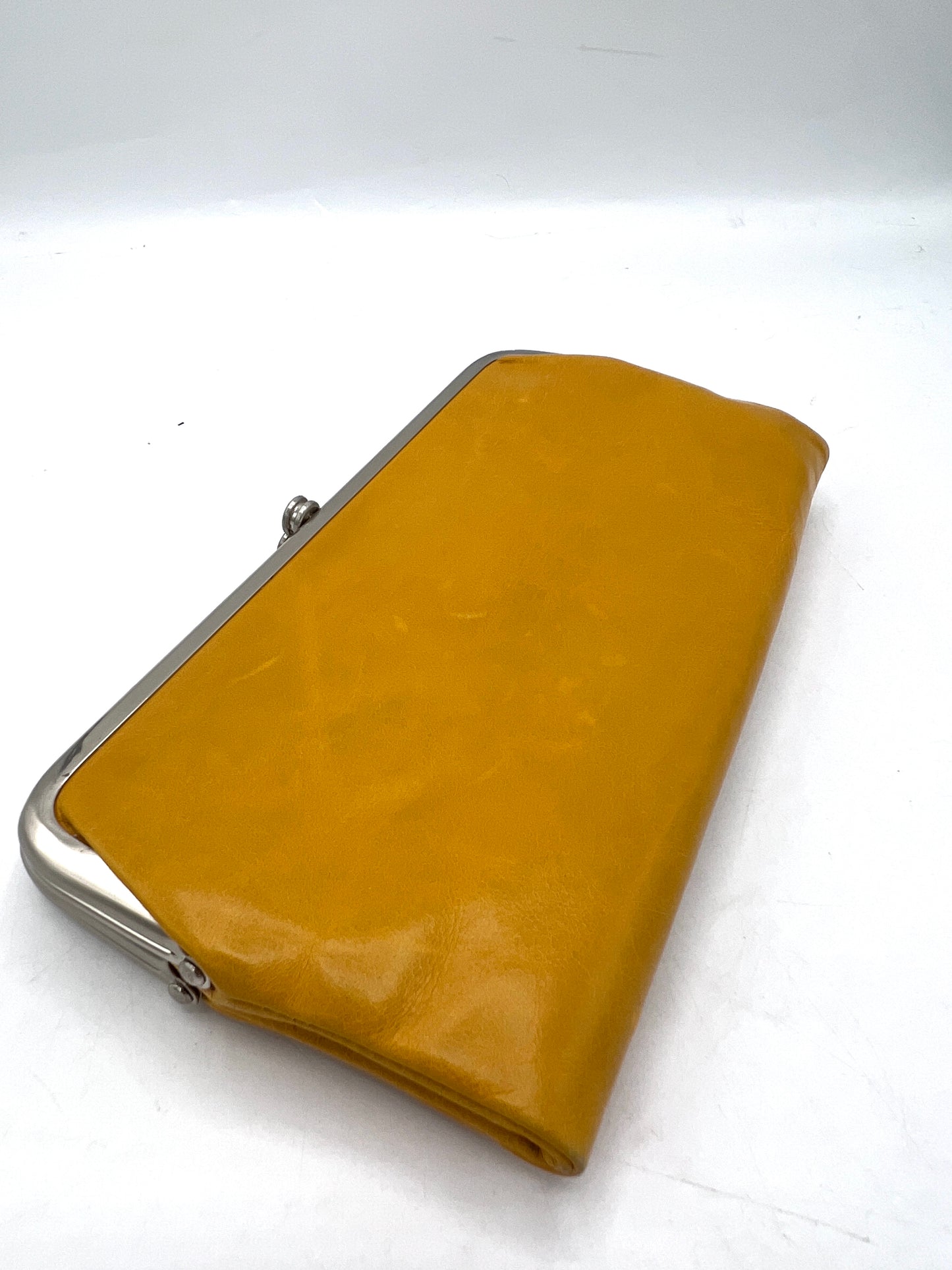 HOBO Lauren Clutch Wallet – Sun Glow