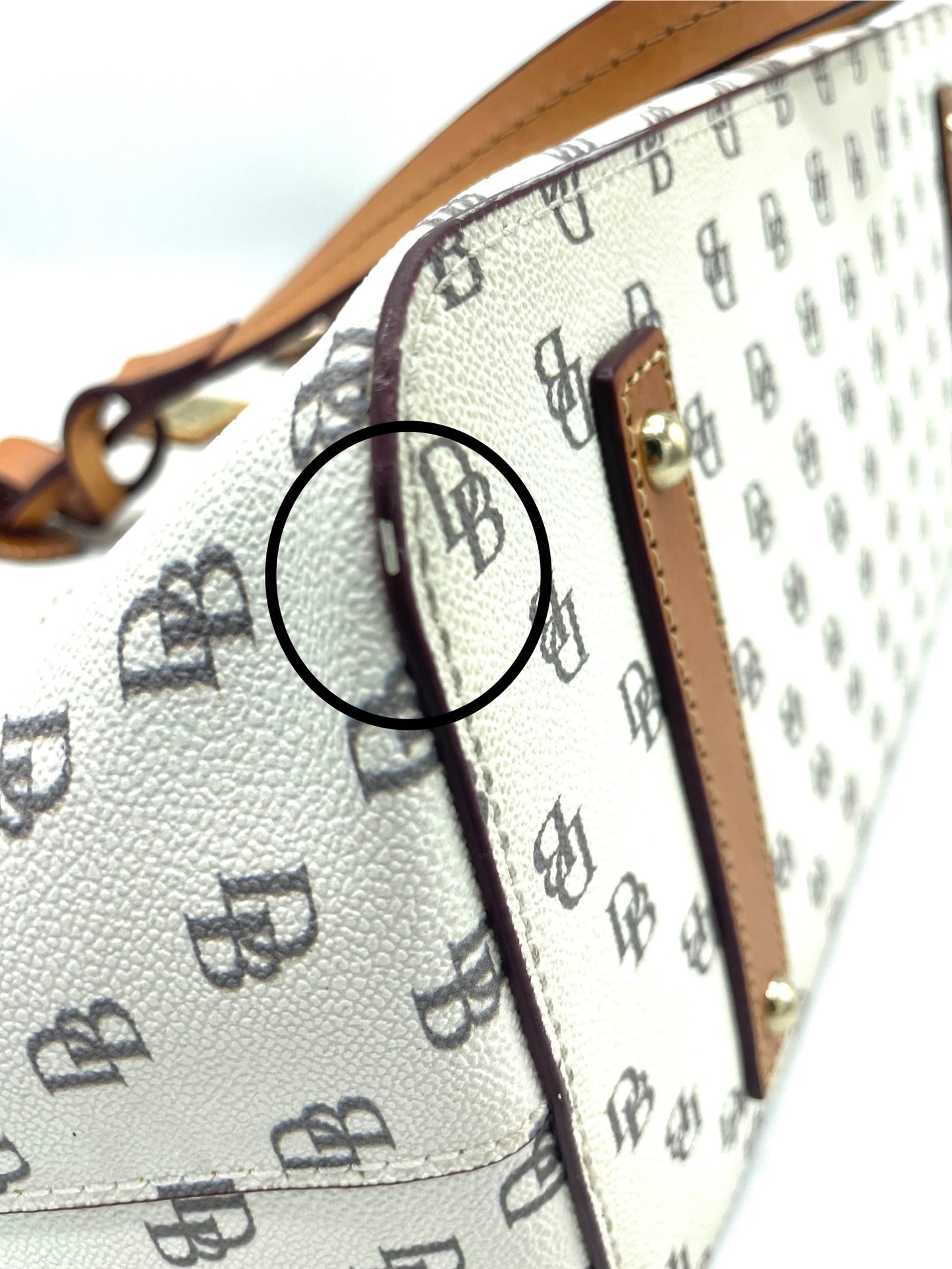 Dooney & Bourke Blake Tammy Large Tote – White & Tan Monogram