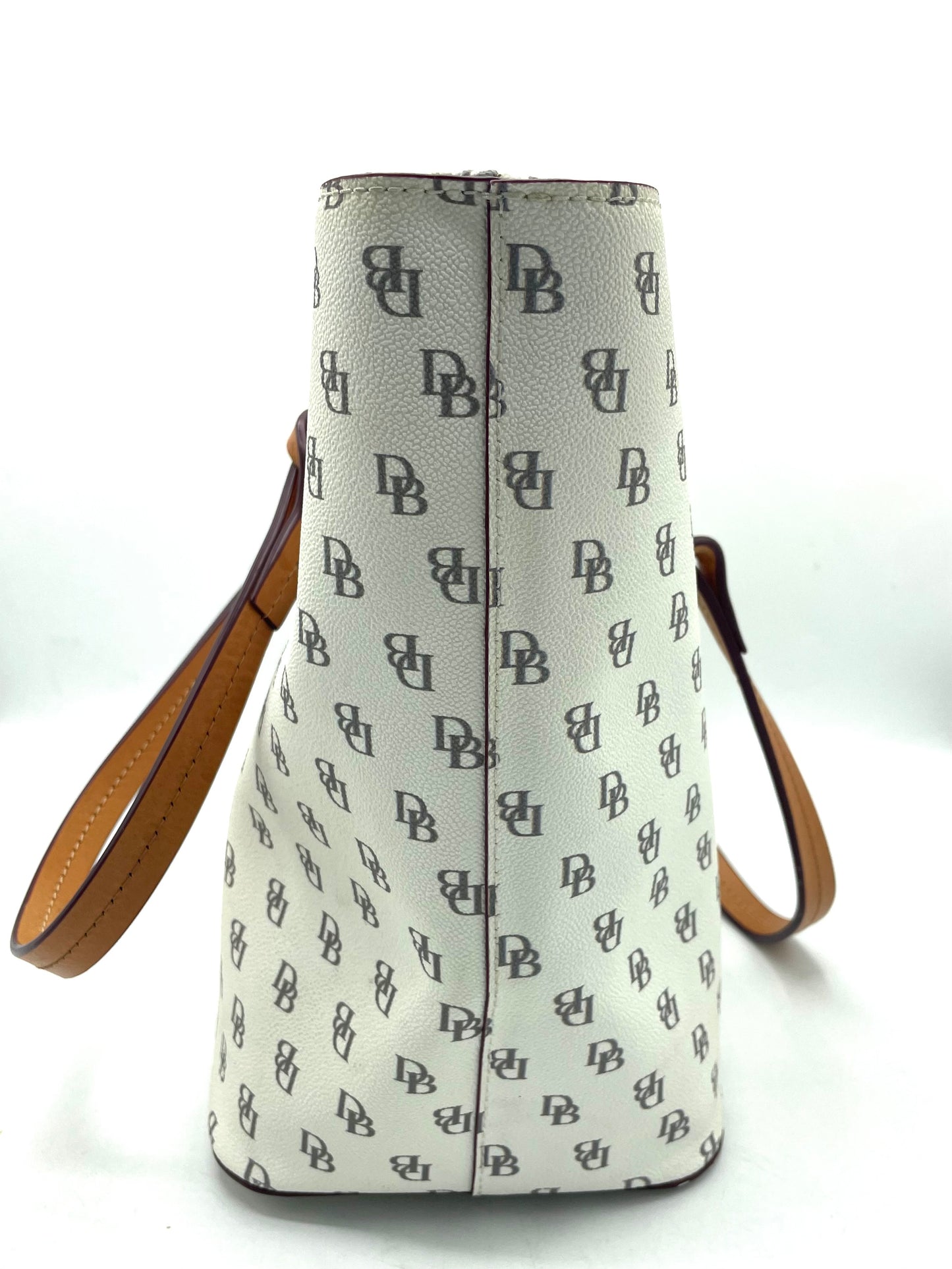 Dooney & Bourke Blake Tammy Large Tote – White & Tan Monogram