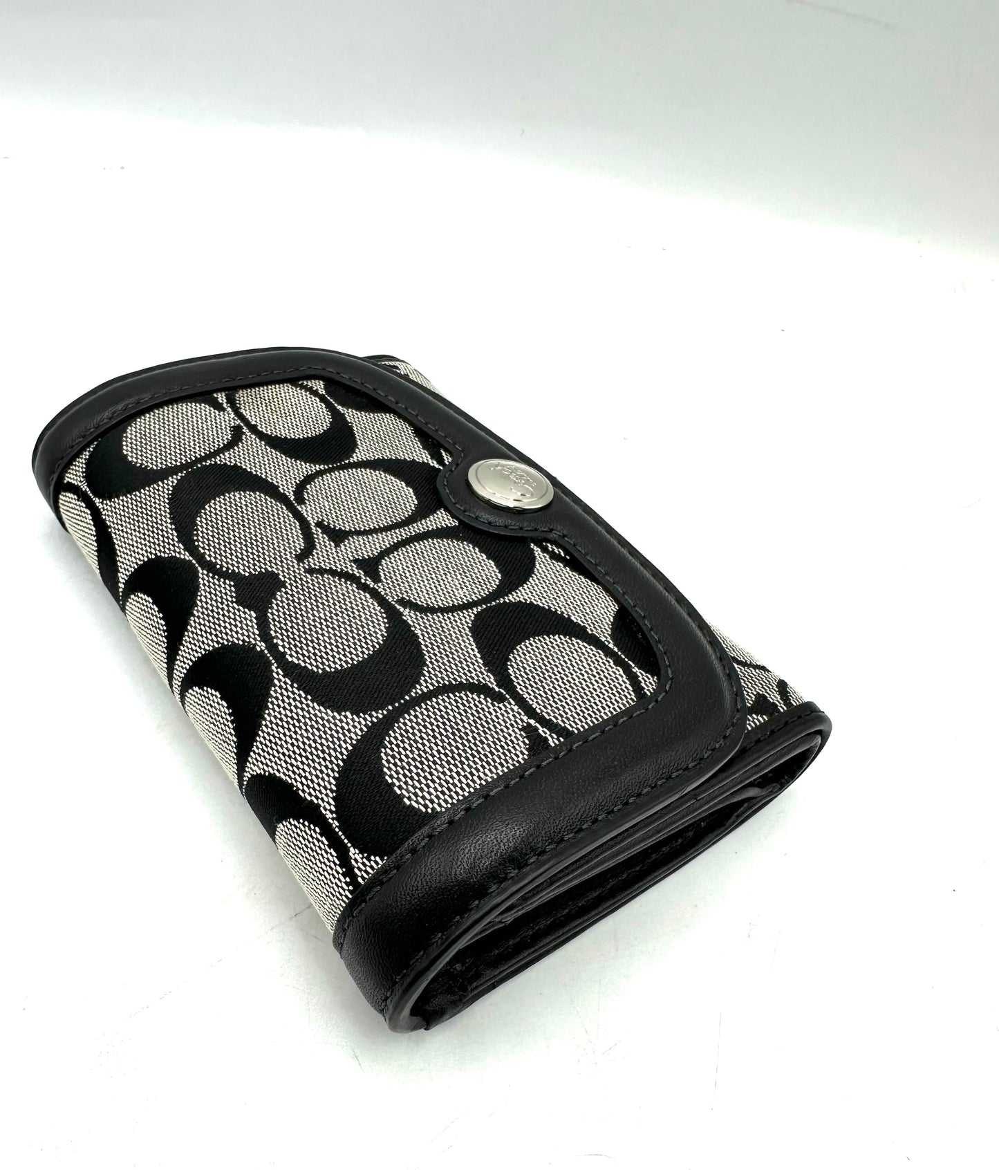 Coach Classic Tri-Fold Small Wallet – Black/Gray Signature C Canvas