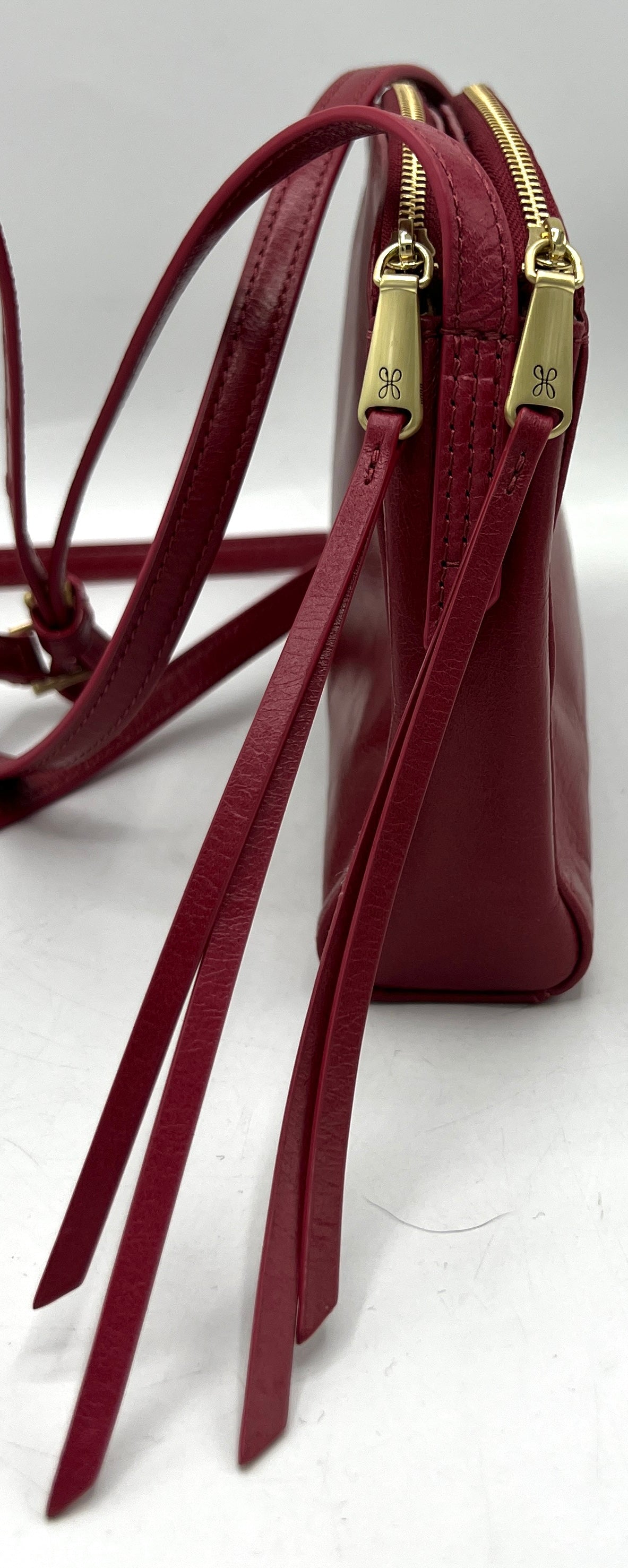 HOBO Evella Crossbody in Fuchsia – Glazed Leather Mini