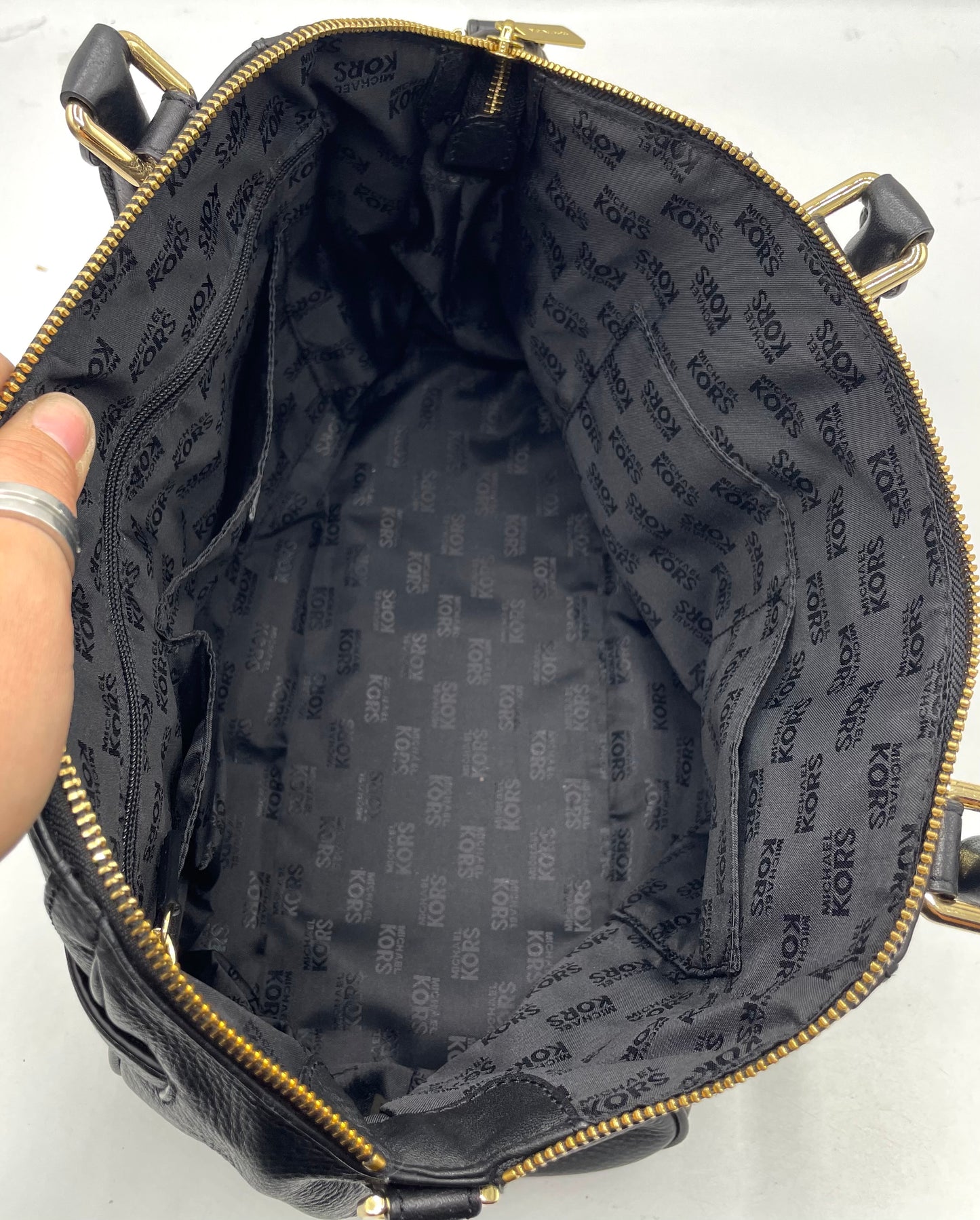 Michael Kors Hudson Shoulder Bag