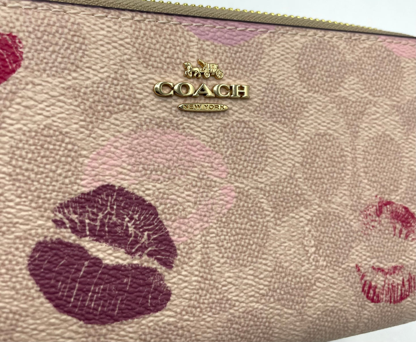 Coach Long Zip Around Wallet – Vibrant Lips Print (CR624)