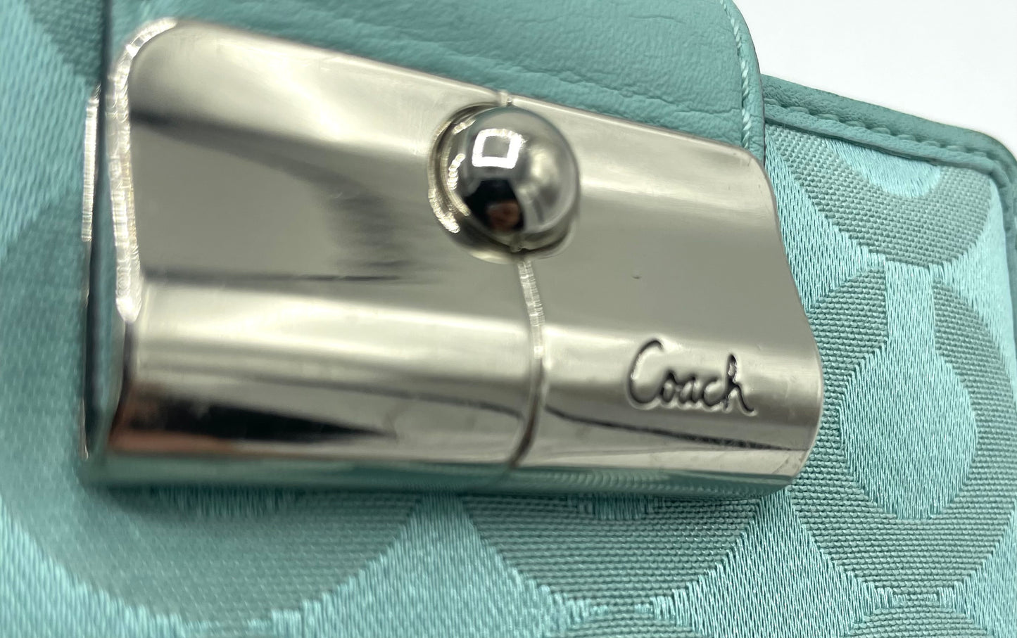 Coach Signature C Bifold Wallet