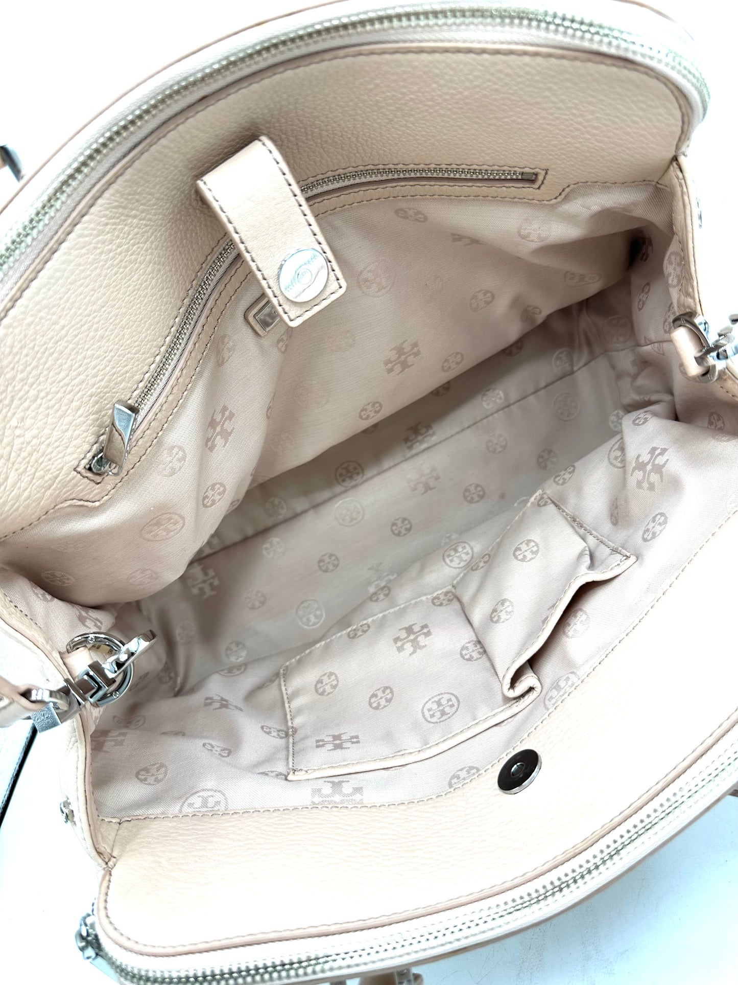 Tory Burch Mercer Dome Satchel – Light Oak