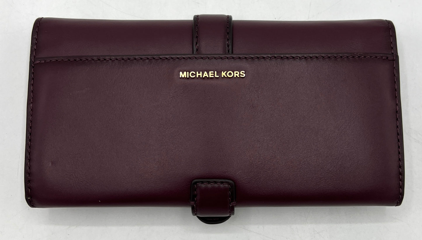 Michael Kors Carryall Wallet