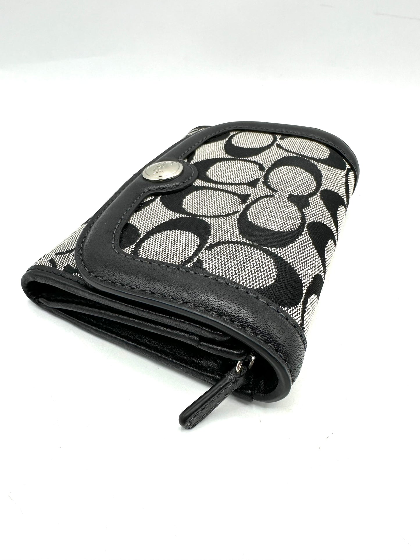 Coach Classic Tri-Fold Small Wallet – Black/Gray Signature C Canvas