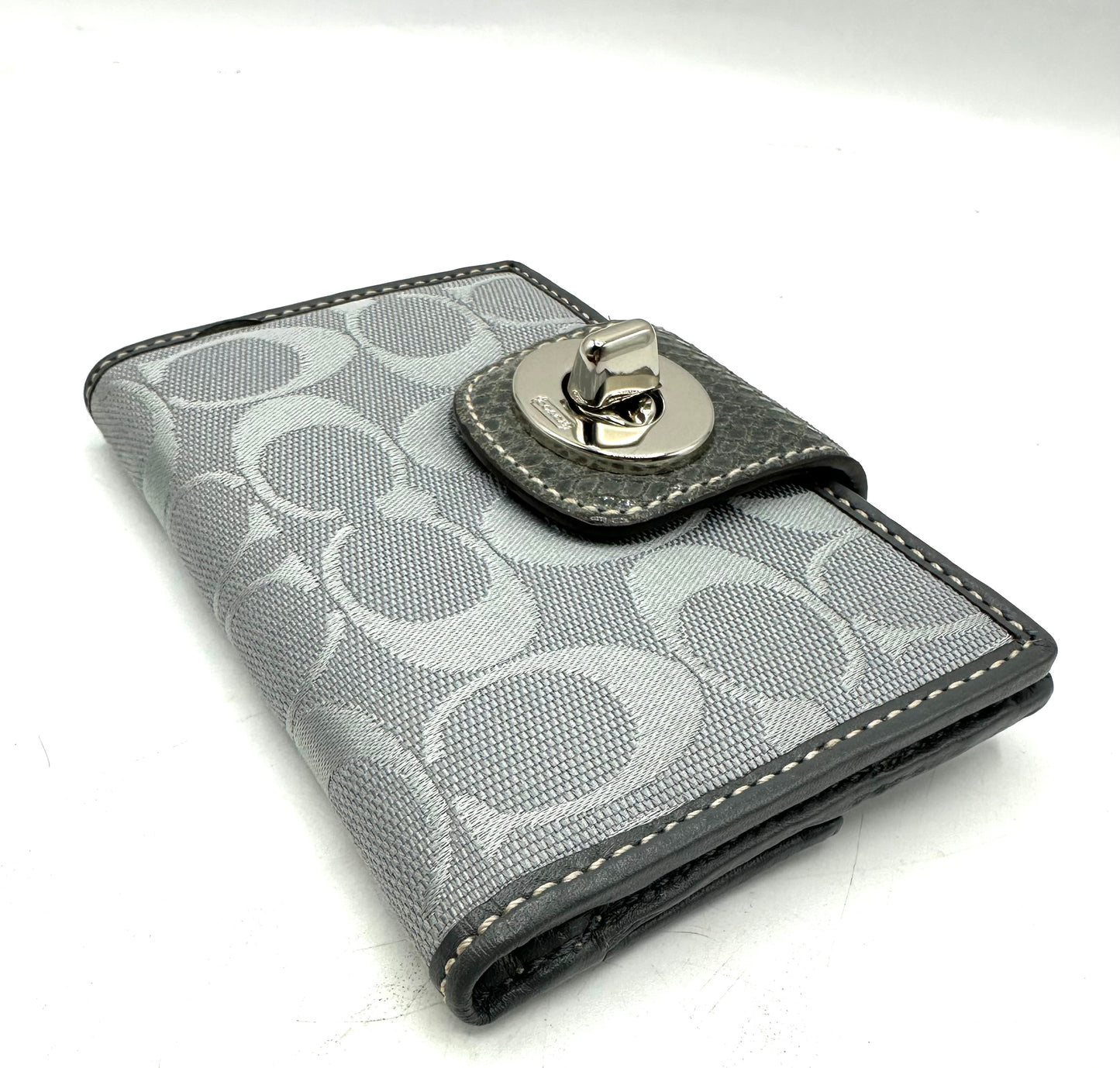 Coach Turnlock Medium Wallet – Signature Canvas in Silver/Blue