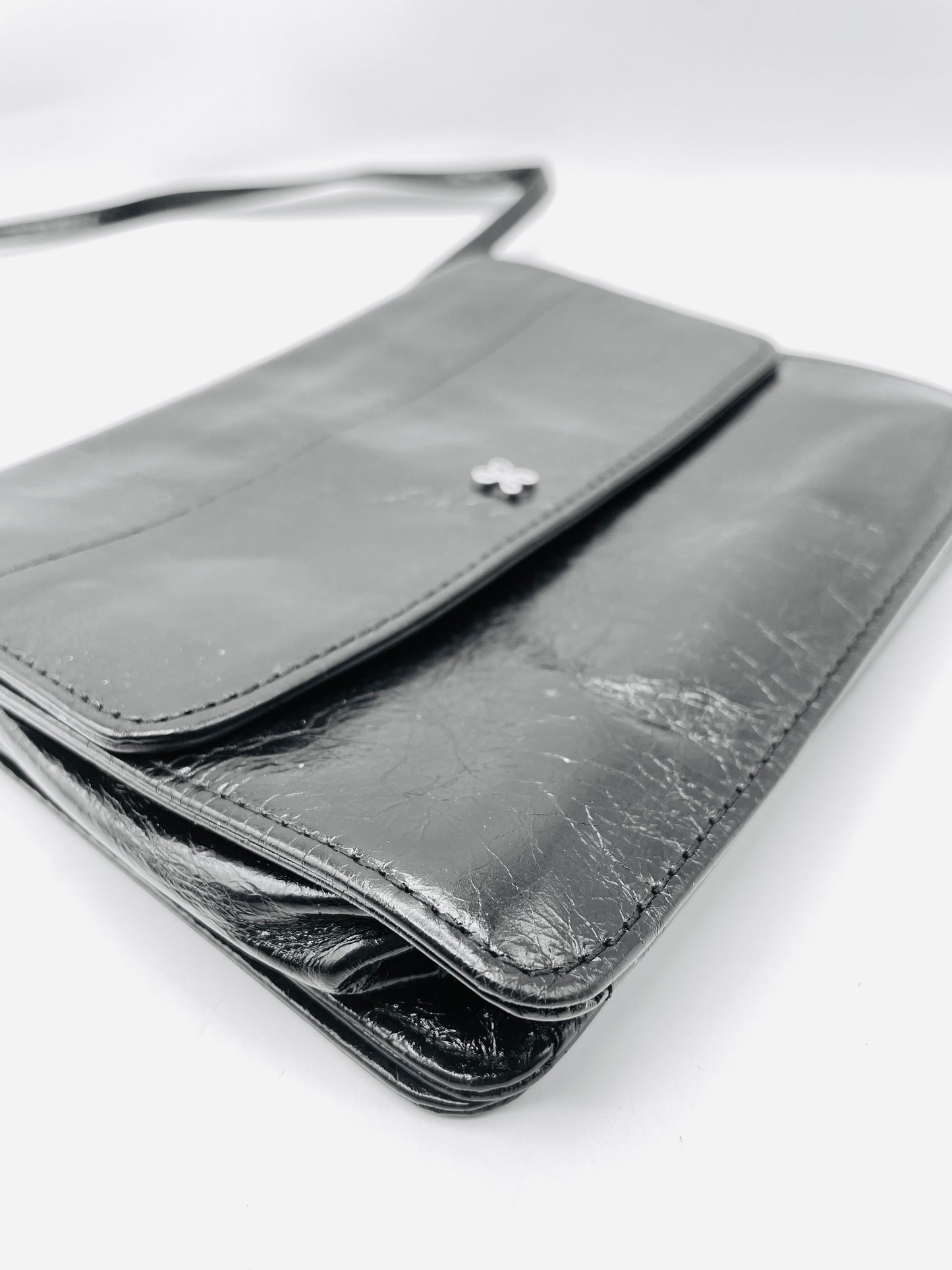 HOBO Jill Wallet Crossbody – Black Polished Leather (Style VI‑32471BLK)