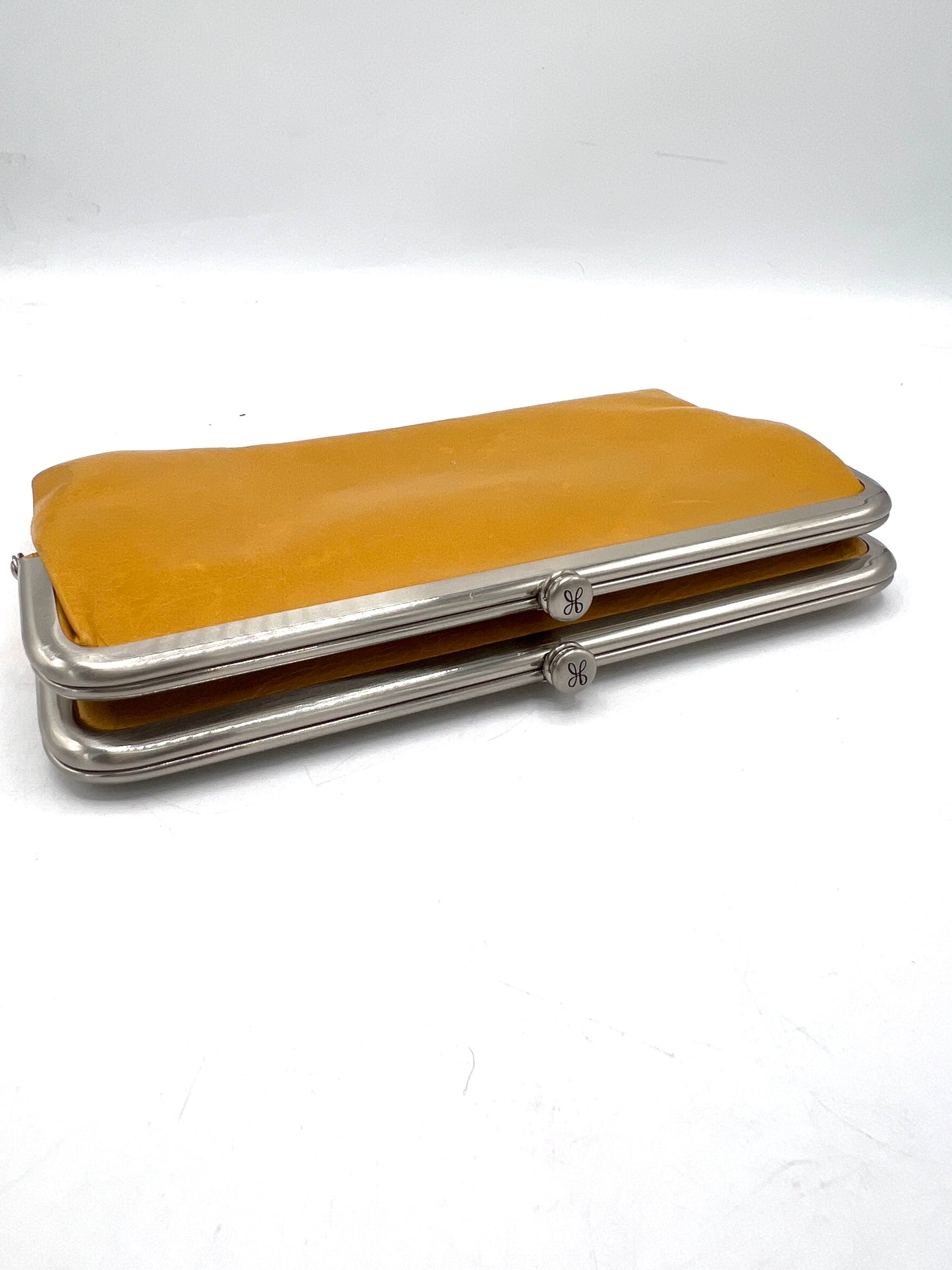 HOBO Lauren Clutch Wallet – Sun Glow