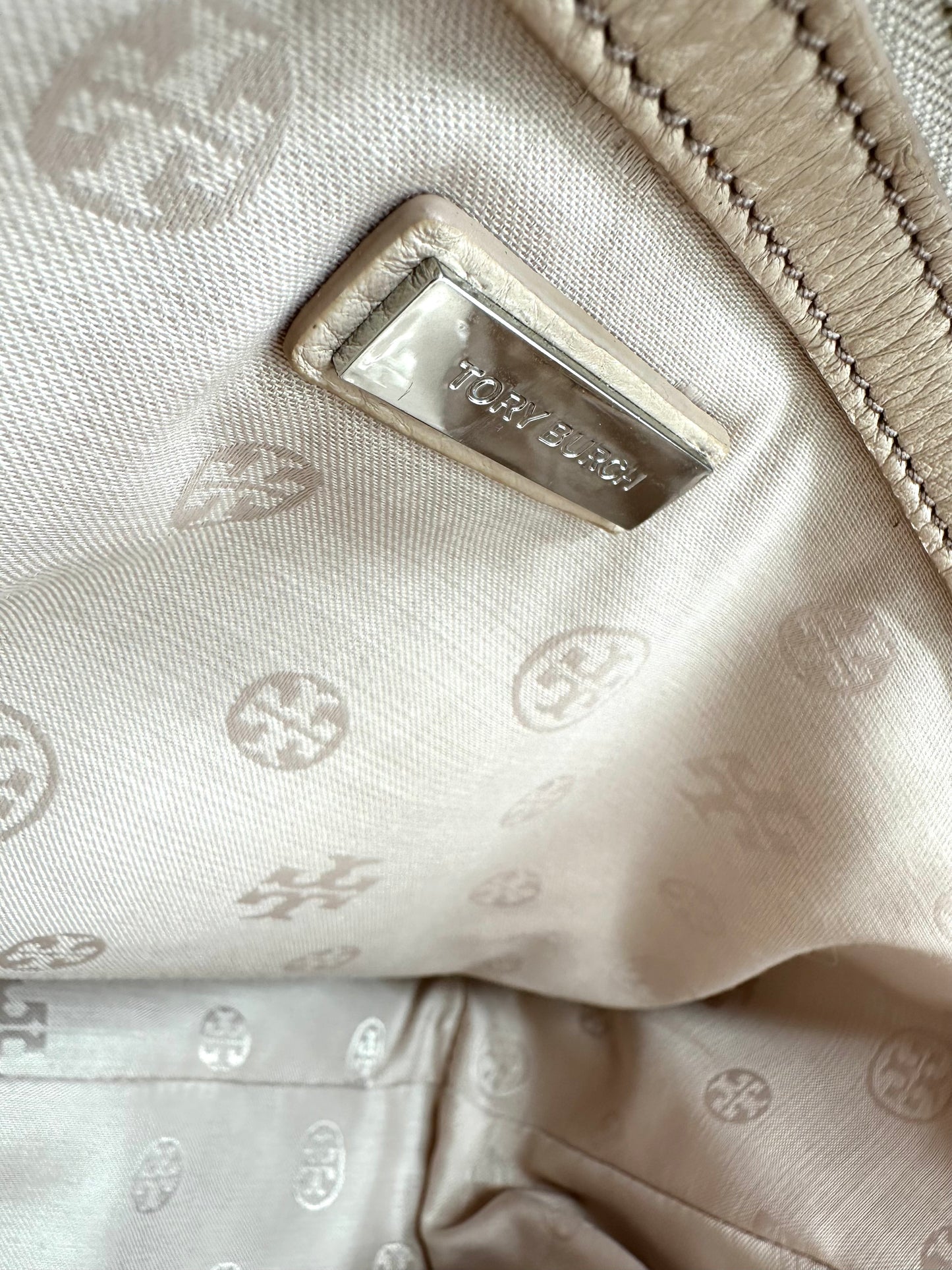 Tory Burch Mercer Dome Satchel – Light Oak