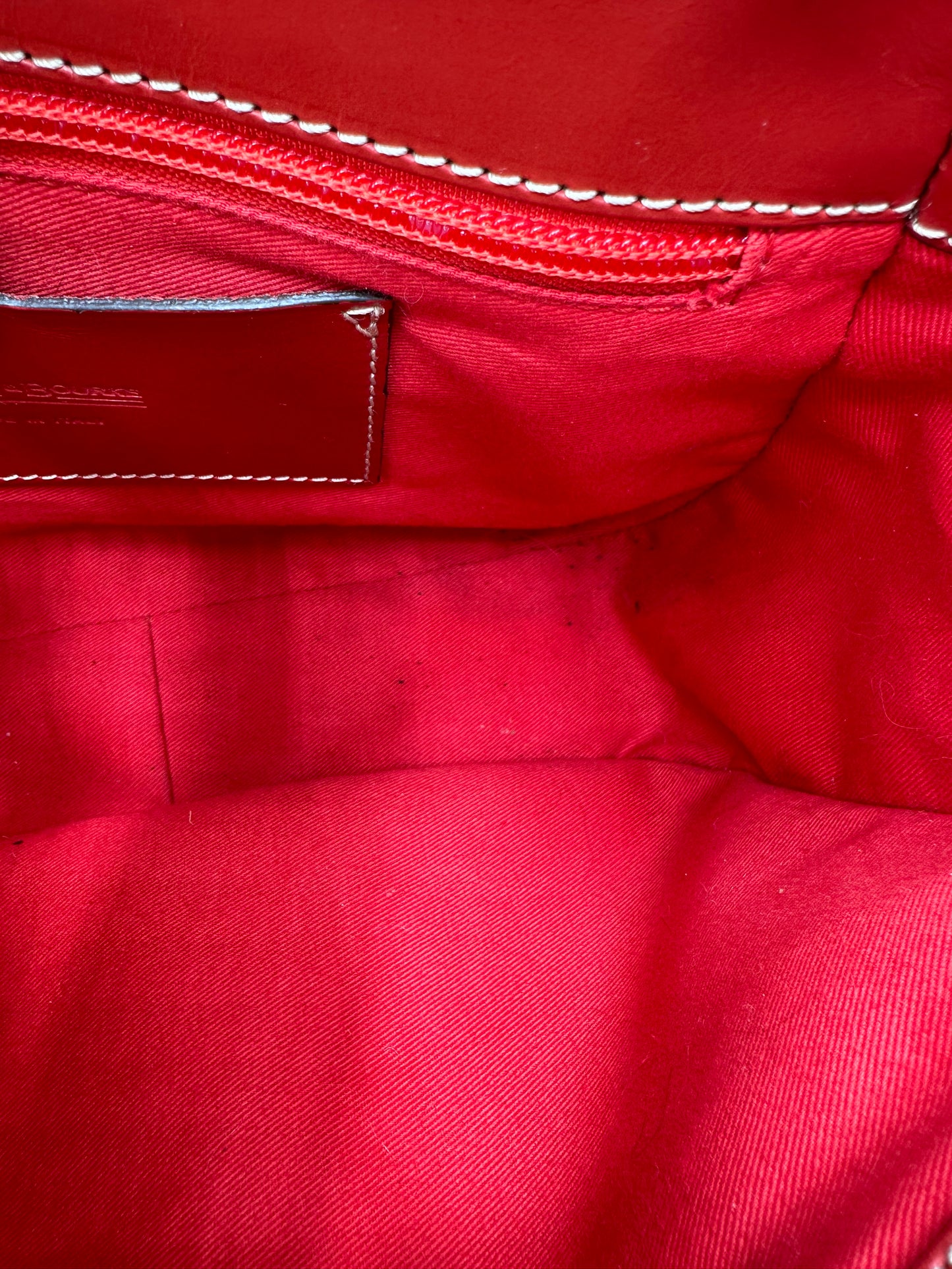 Dooney & Bourke Alto Small Camilla – Red Smooth Leather