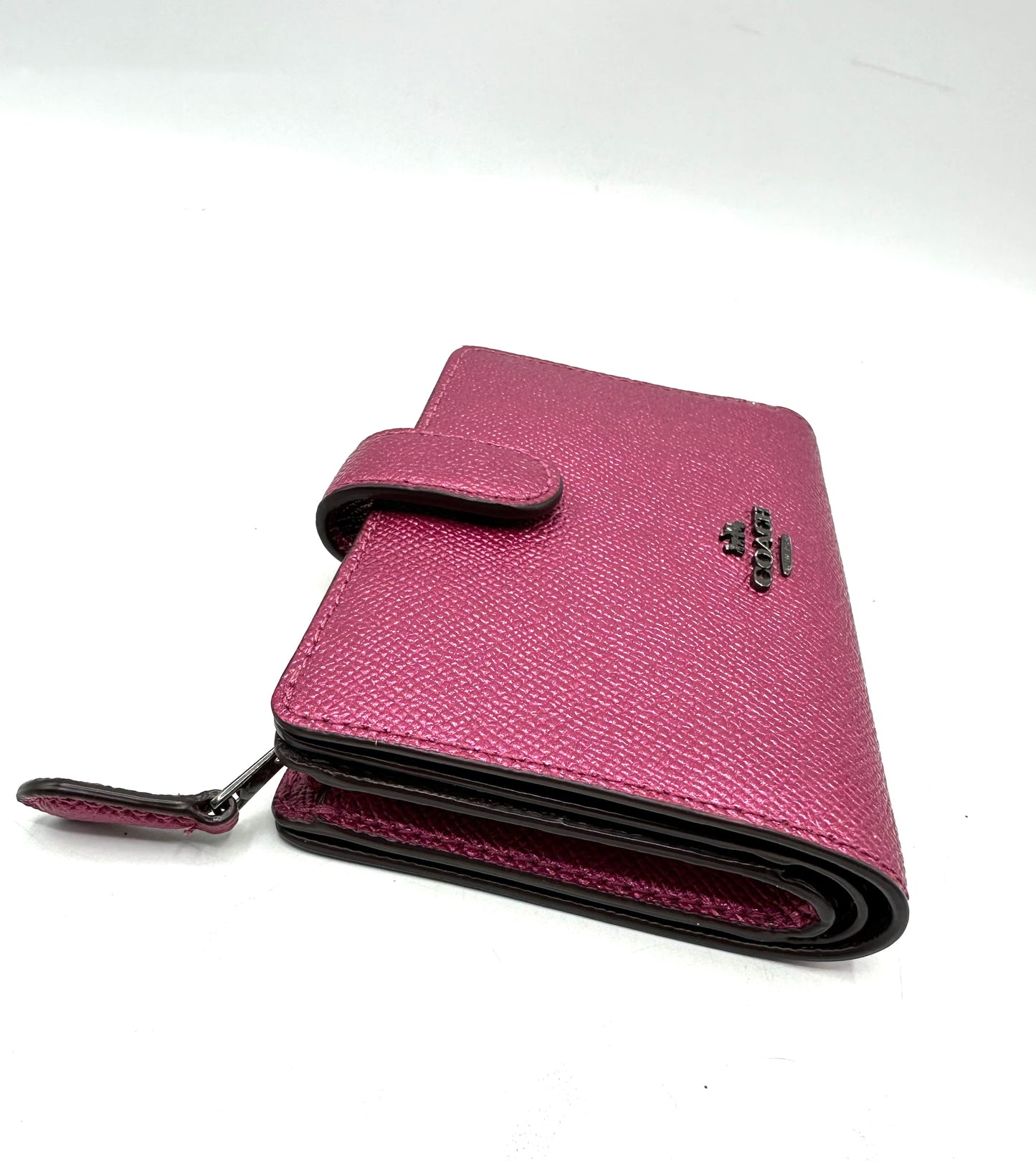 Coach Corner Zip Wallet – Metallic Pink Leather
Color: Metallic Pink