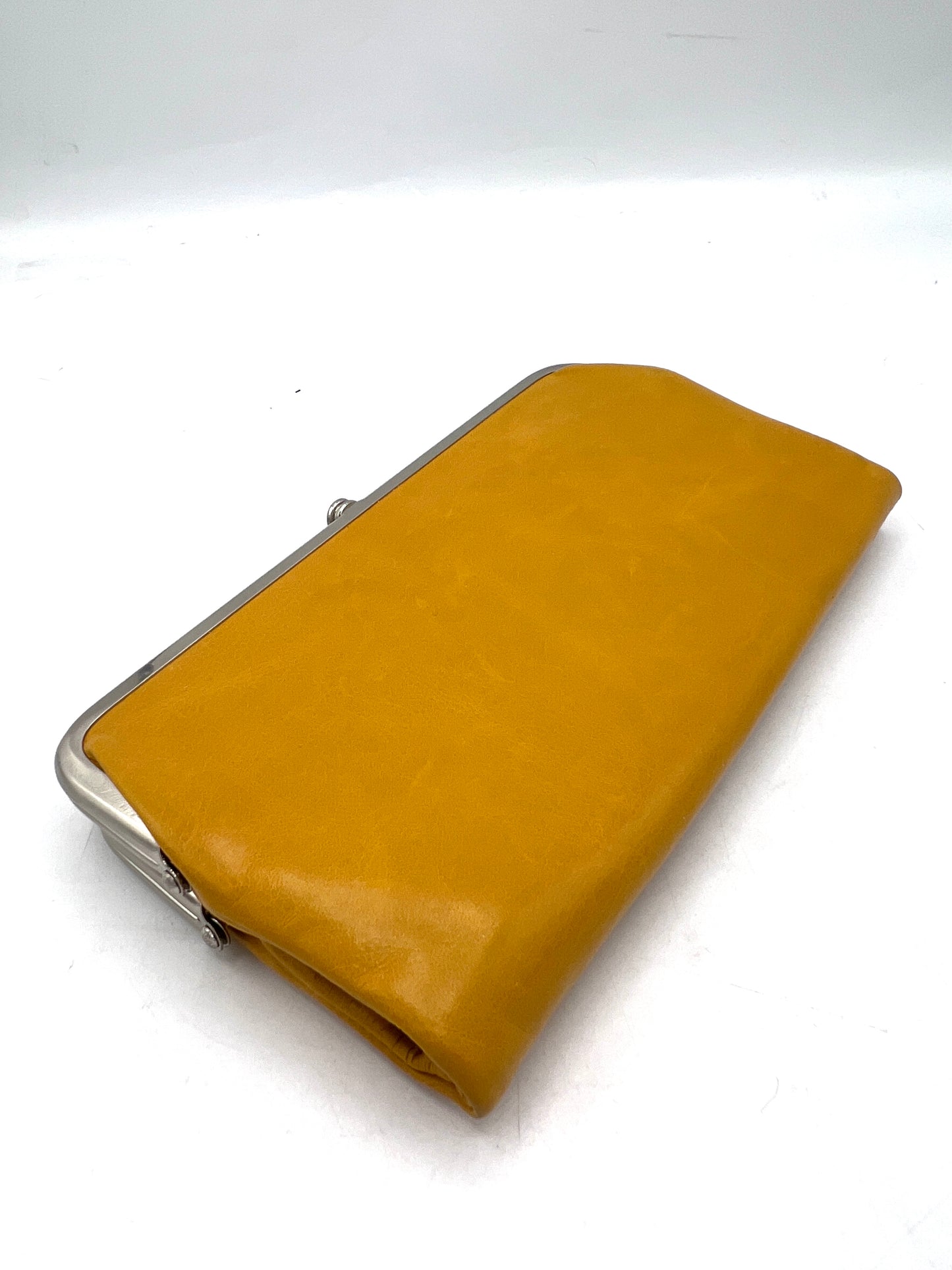 HOBO Lauren Clutch Wallet – Sun Glow