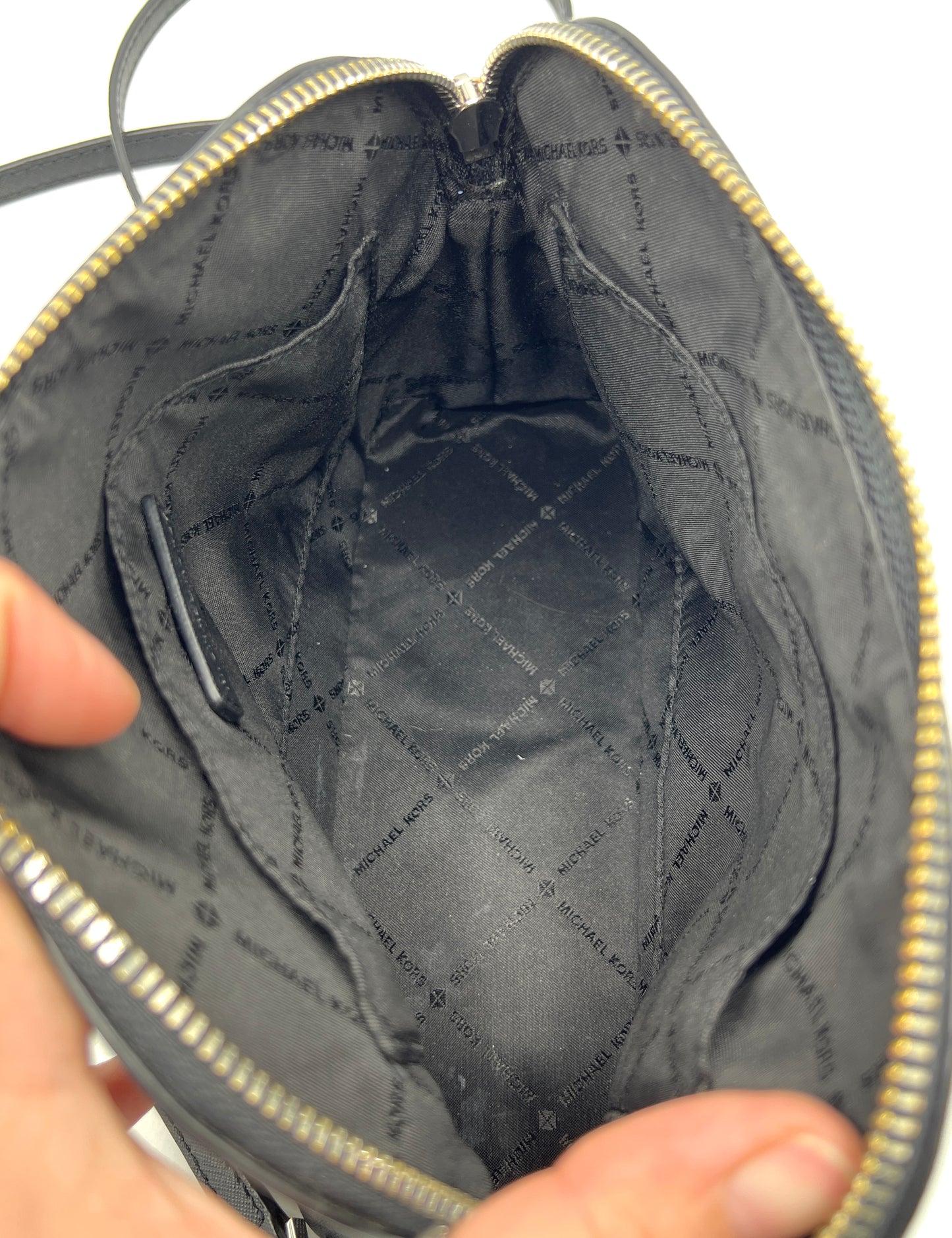 Michael Kors Jet Set Travel Medium Saffiano Leather Dome Crossbody