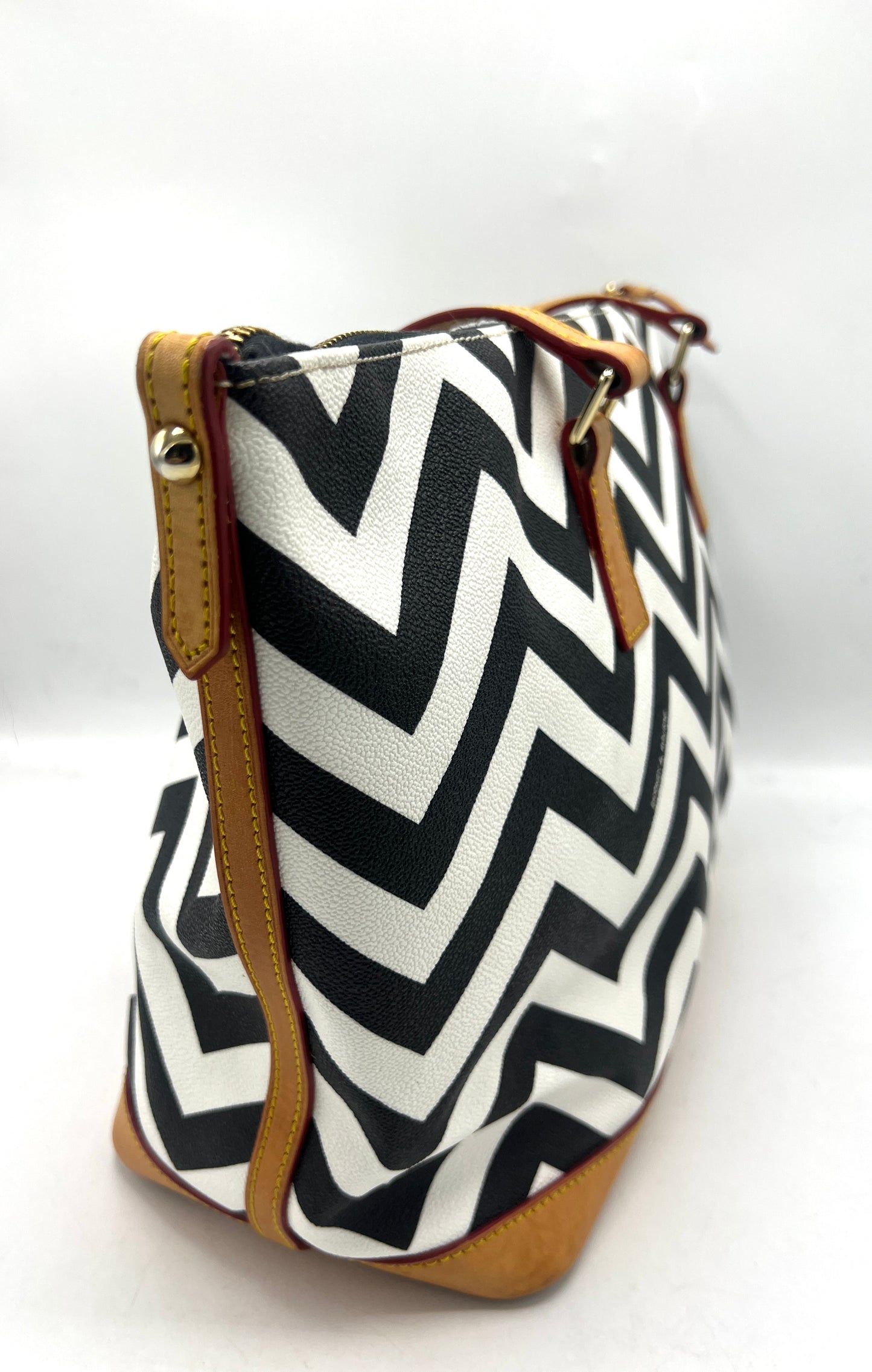 Dooney & Bourke Black & White Chevron Tote – Style FC521