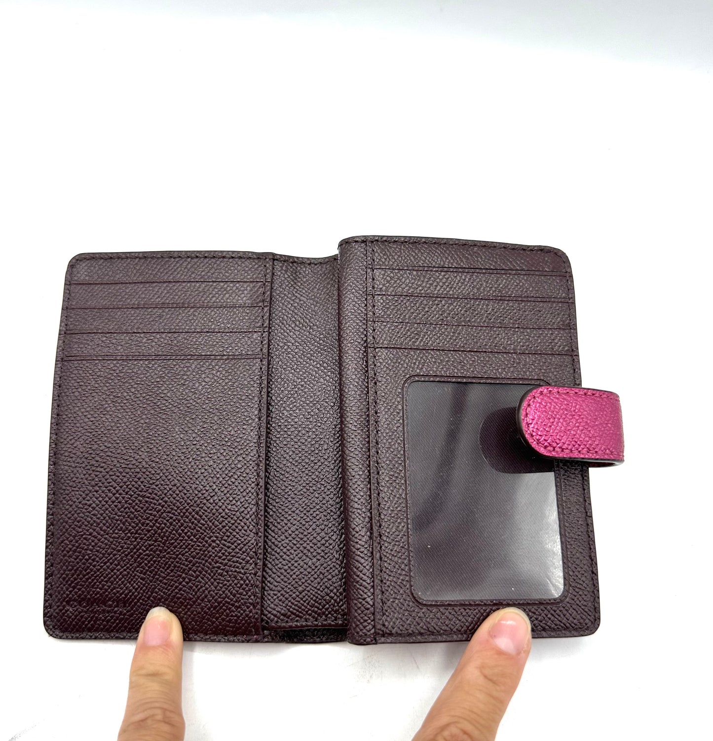 Coach Corner Zip Wallet – Metallic Pink Leather
Color: Metallic Pink