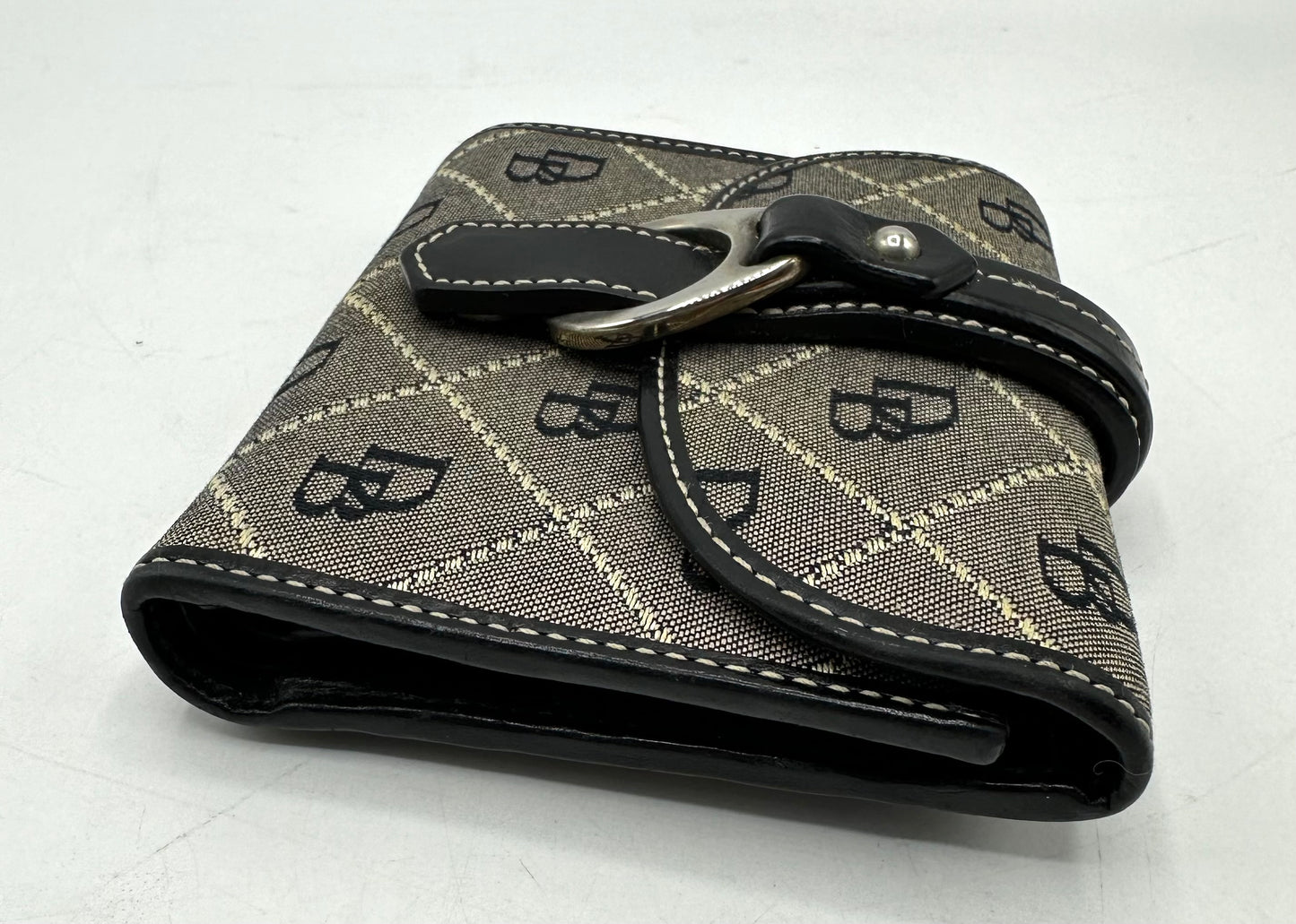 Dooney & Bourke Monogram Tri-Fold Wallet – Gray with Black Monogram