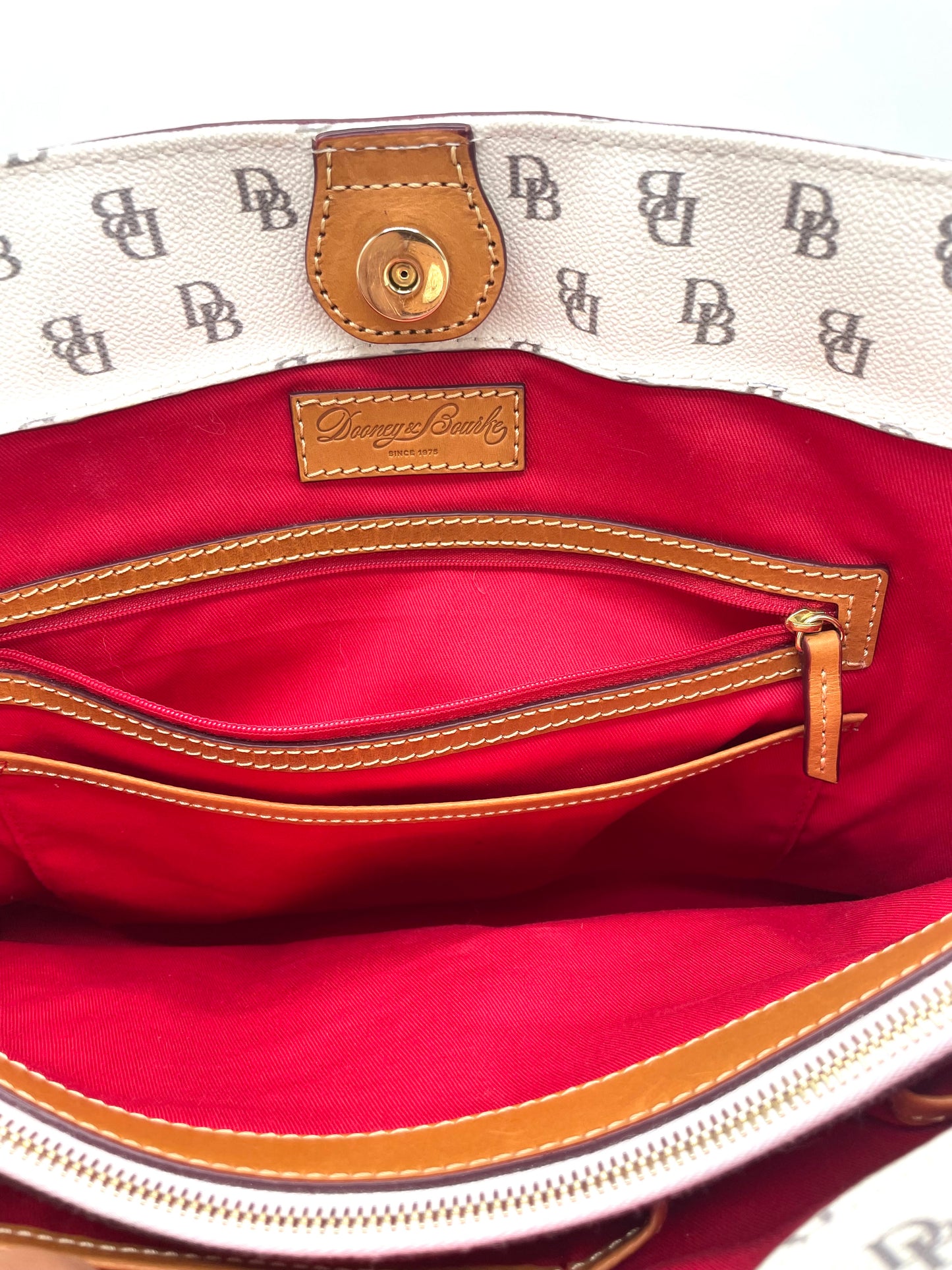 Dooney & Bourke Blake Tammy Large Tote – White & Tan Monogram