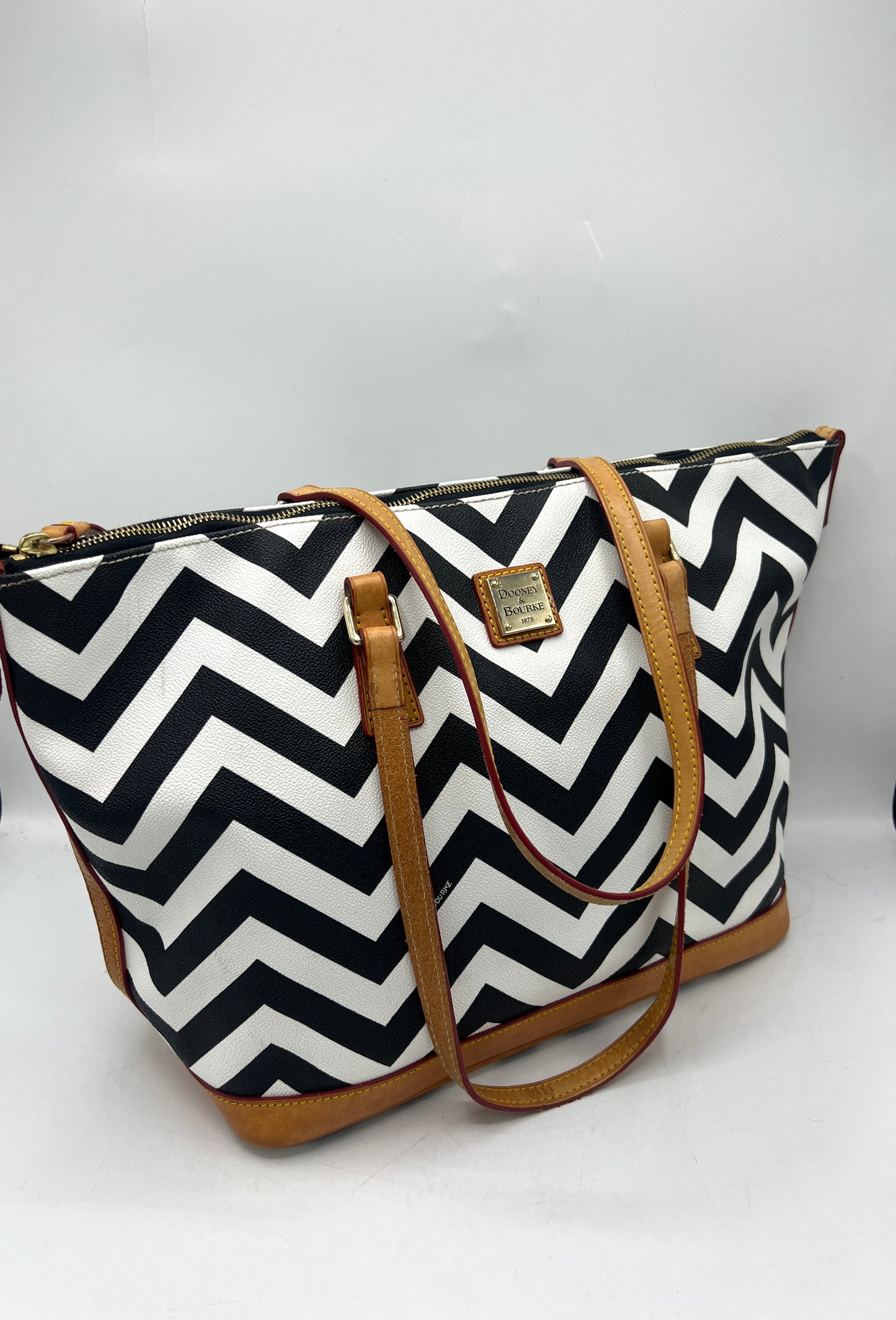 Dooney & Bourke Black & White Chevron Tote – Style FC521