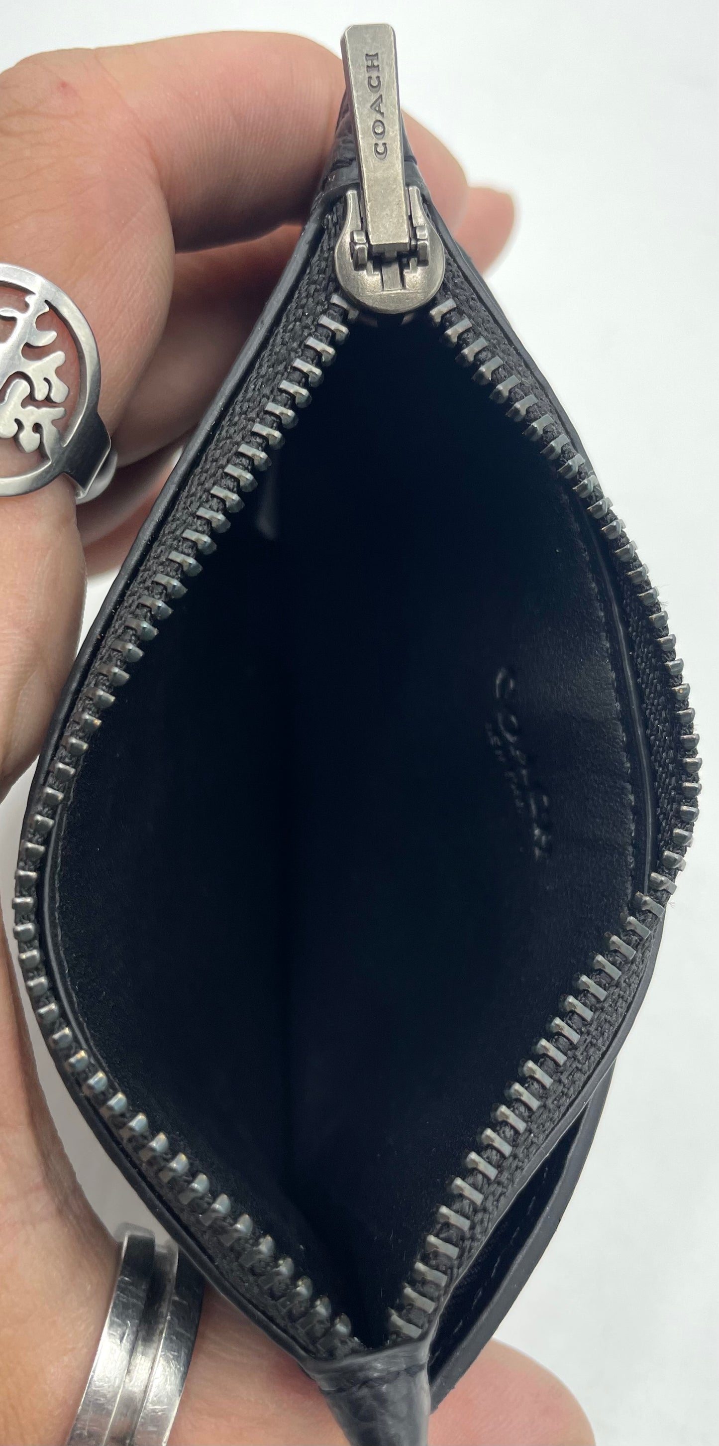 Coach Zip Card Case – Black Pebbled Leather with Gunmetal Hardware