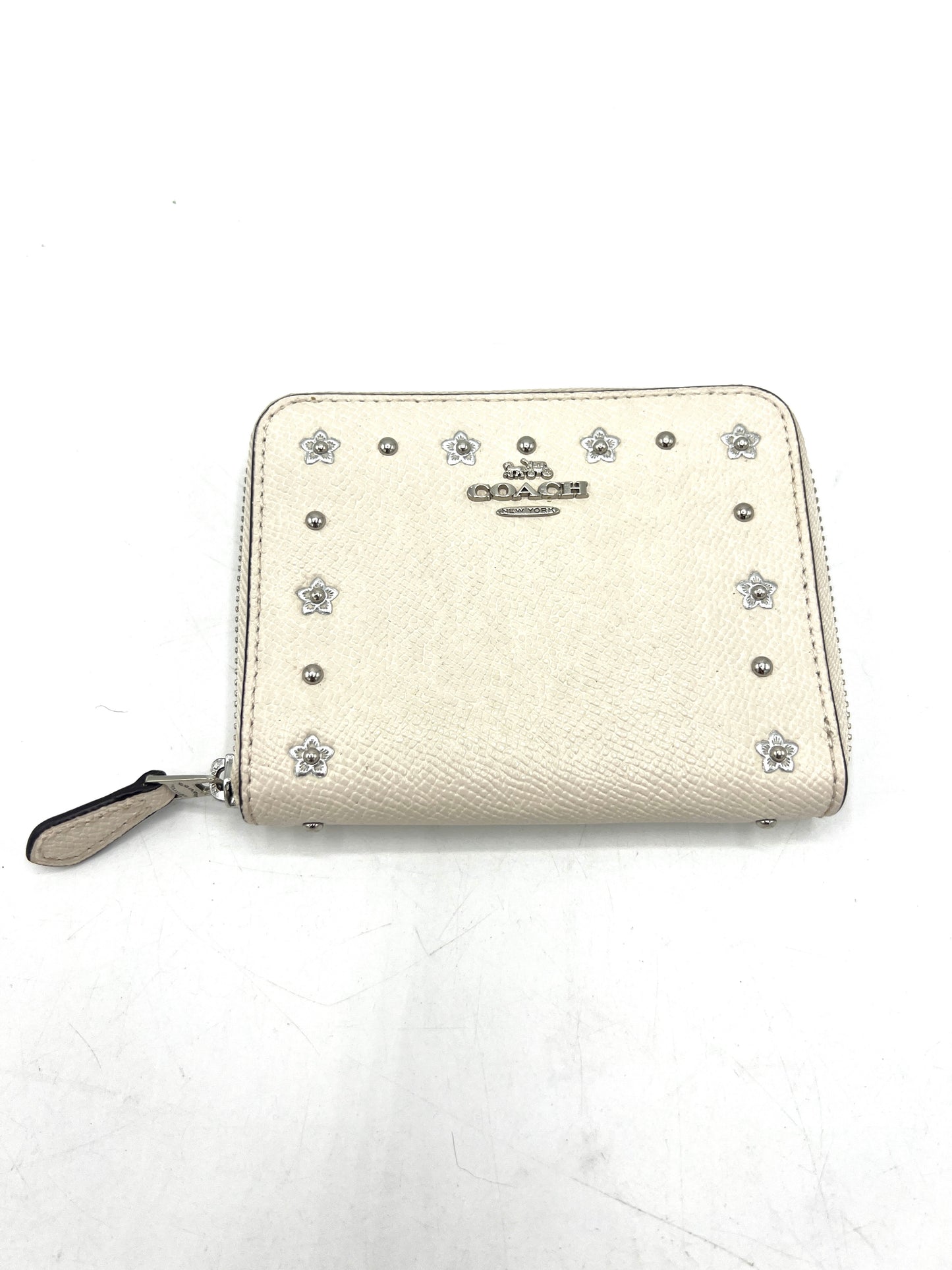 Coach Flower Rivets Small Zip Around Wallet – Off-White Leather