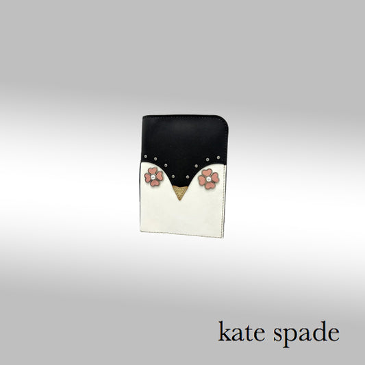 Kate Spade Frosty Penguin Passport Holder – WLRU5750
