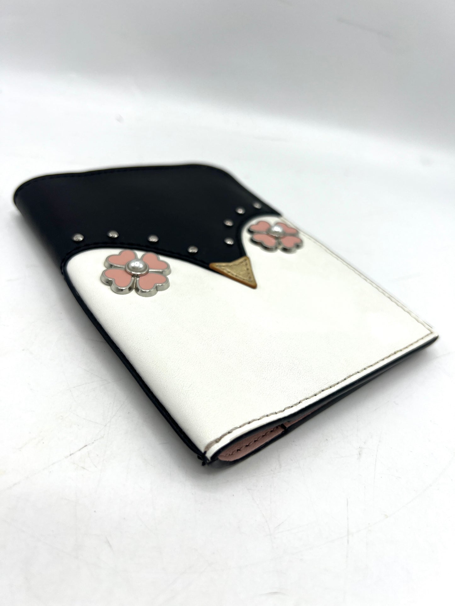 Kate Spade Frosty Penguin Passport Holder – WLRU5750