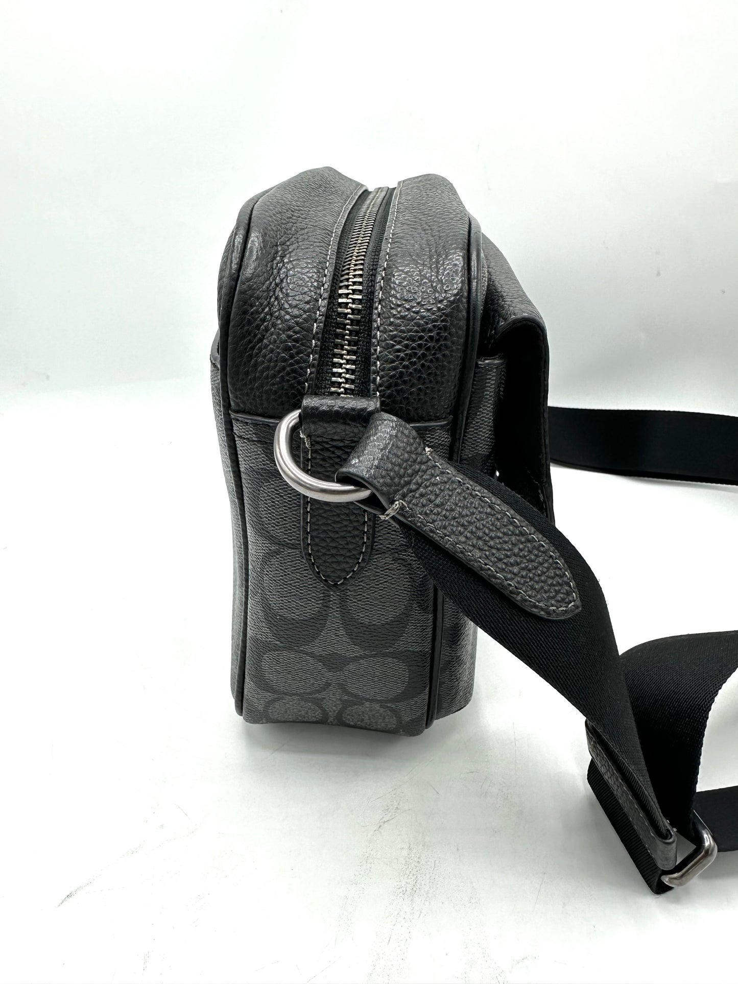 Coach Hudson Crossbody – Black Pebbled Leather & Grey Signature Coated Canvas