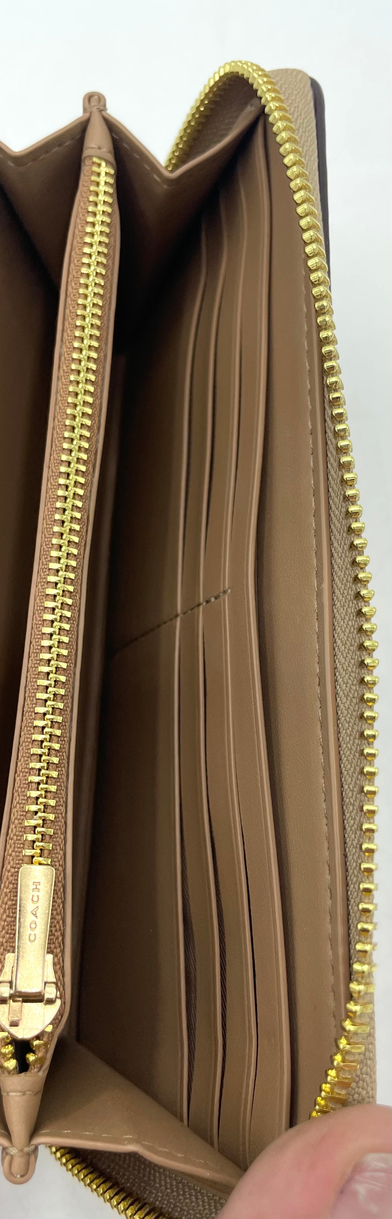 Coach Long Zip Around Wallet – Vibrant Lips Print (CR624)