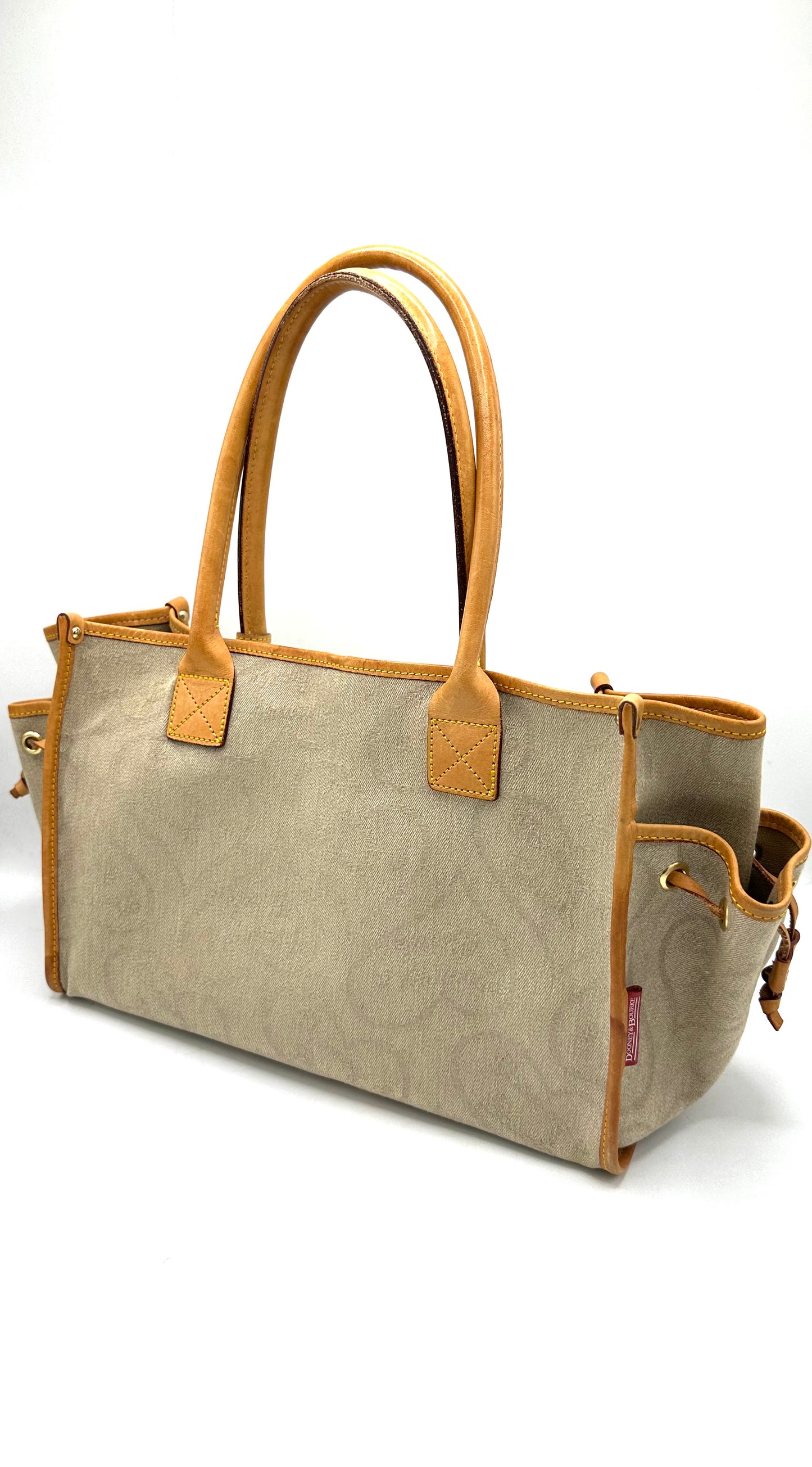 Dooney & Bourke DB Signature Heart Logo Medium Shopper Tote – Beige Denim with Vacchetta Leather Trim