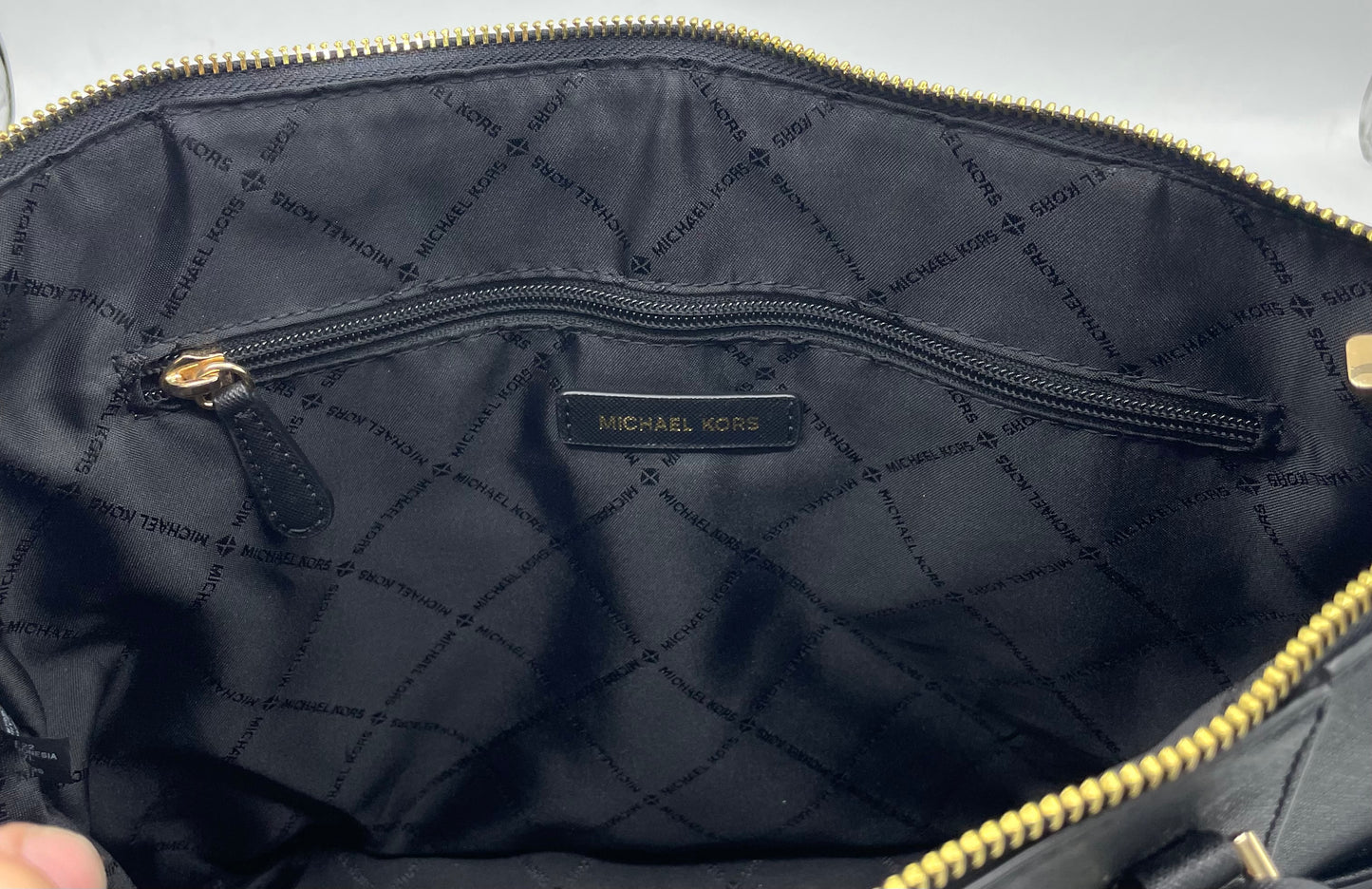 Michael Kors Charlotte Large Saffiano Leather Top-zip Tote