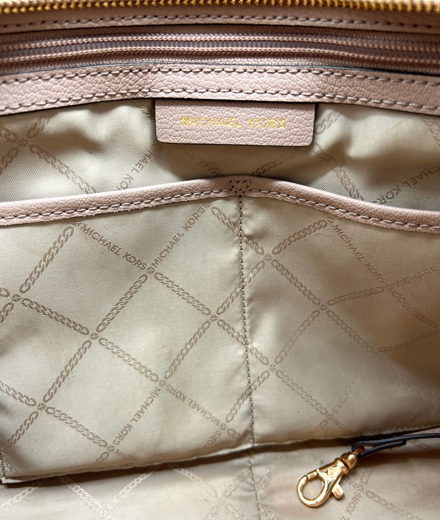 Michael Kors Sylvia Medium Tote