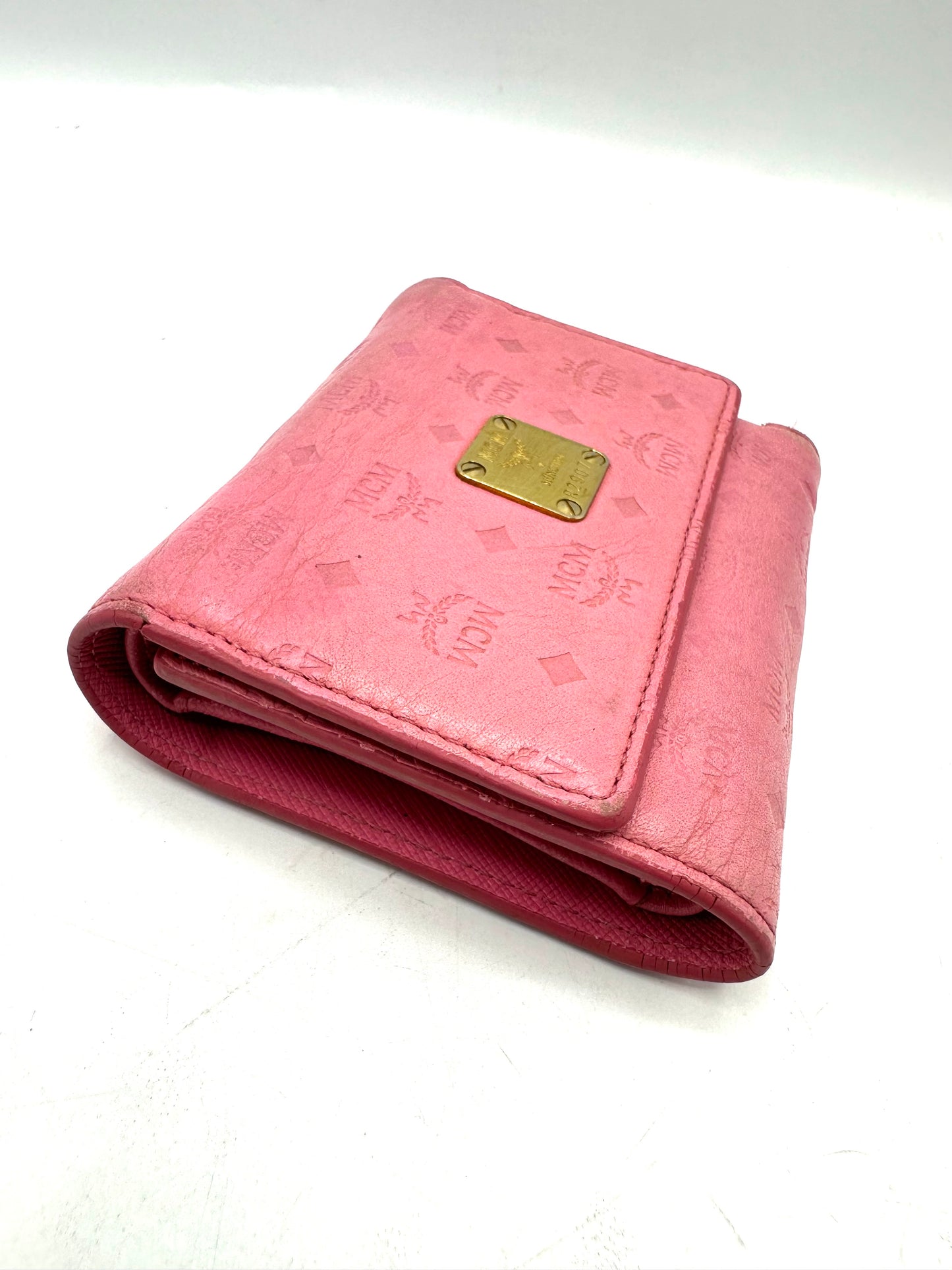 MCM Visetos Trifold Wallet – Light Pink Leather with Gold Hardware