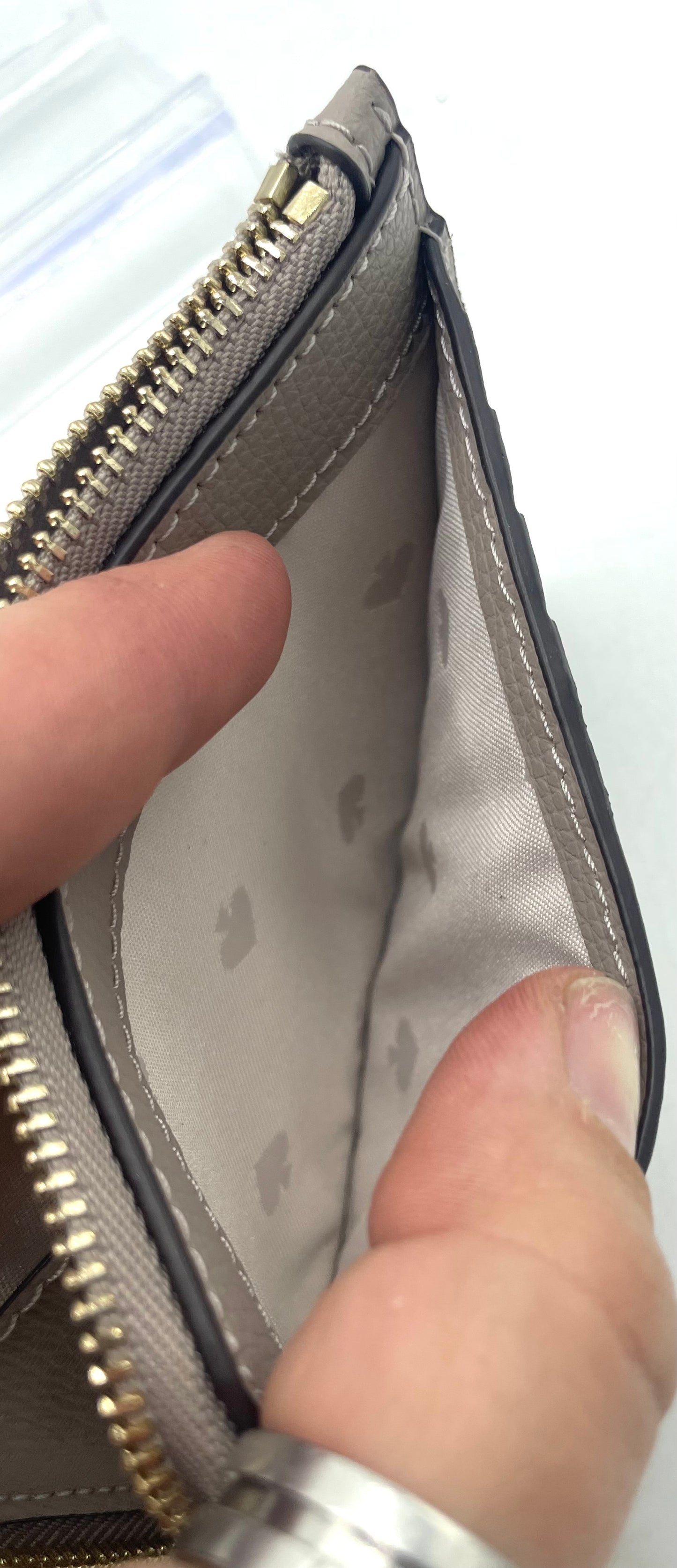 Kate Spade Darcy Medium L Zip Card Holder