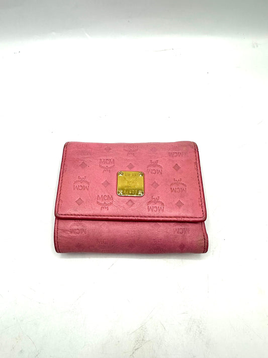 MCM Visetos Trifold Wallet – Light Pink Leather with Gold Hardware