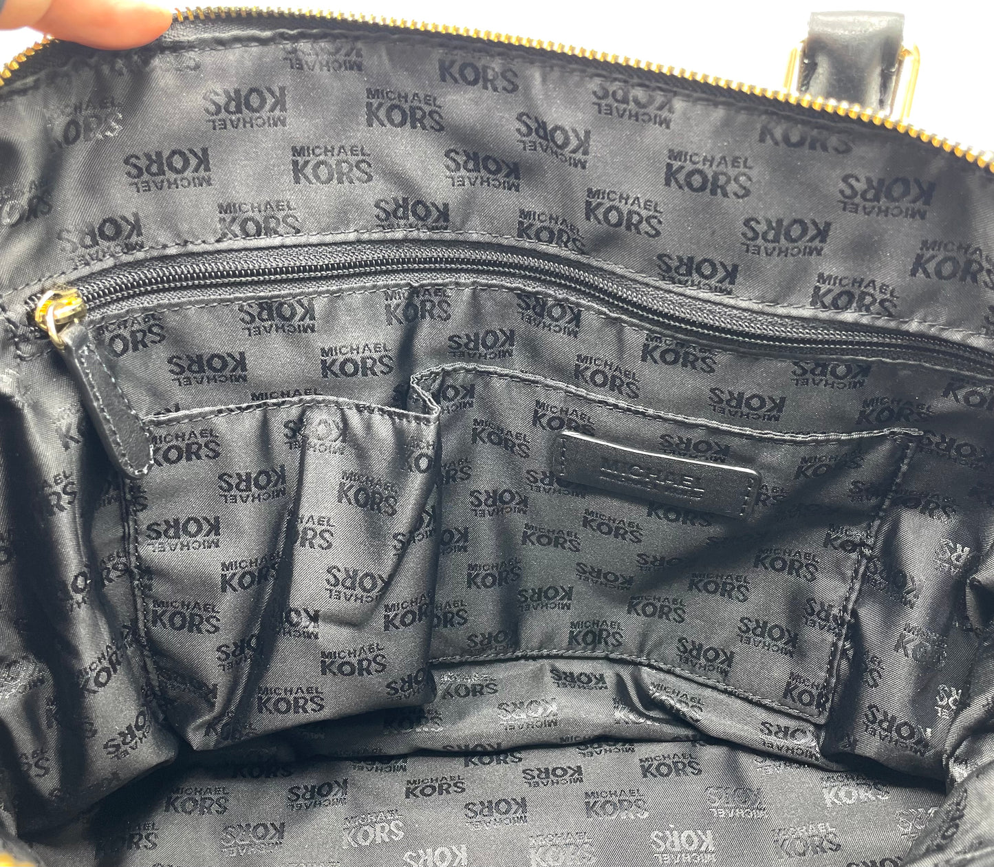 Michael Kors Hudson Shoulder Bag