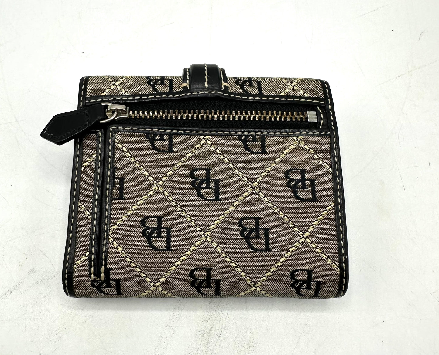 Dooney & Bourke Monogram Tri-Fold Wallet – Gray with Black Monogram