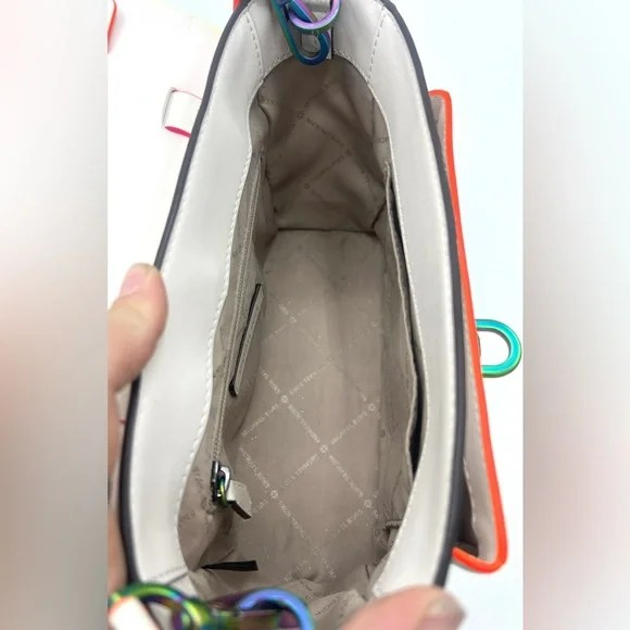 Michael Kors Manhattan Medium Contrast-Trim Leather Satchel – Optic White Color: Optic White