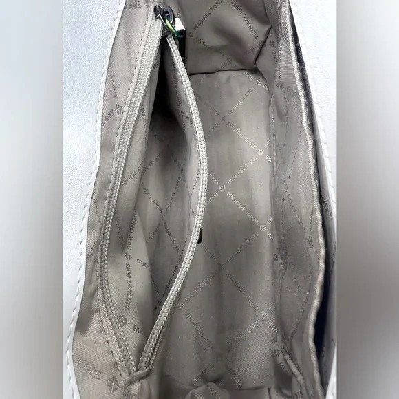 Michael Kors Manhattan Medium Contrast-Trim Leather Satchel – Optic White Color: Optic White