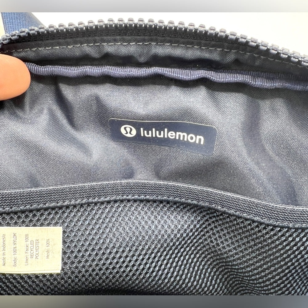 Lululemon Everywhere Belt Bag 2L