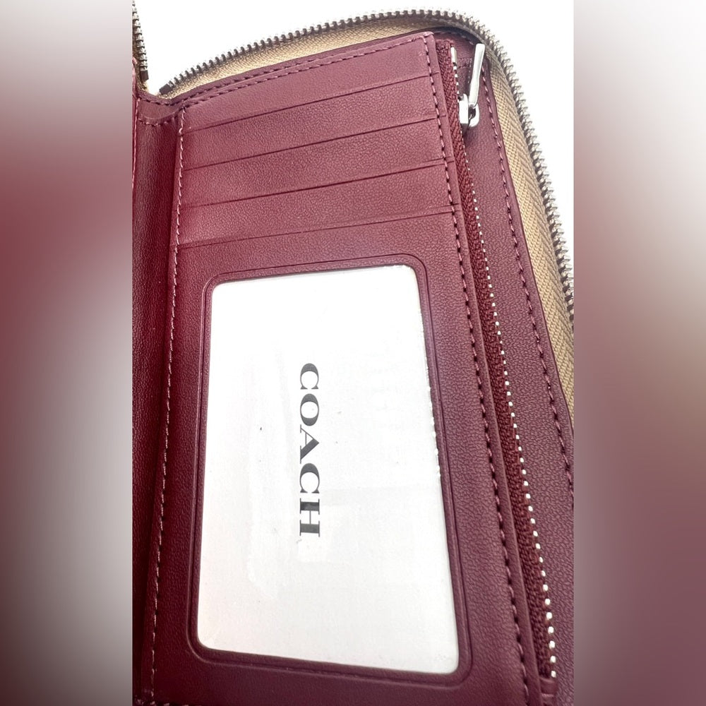 Coach Medium Zip Wallet