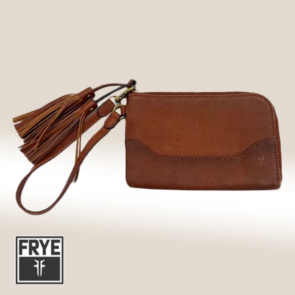 Frye Paige Wristlet