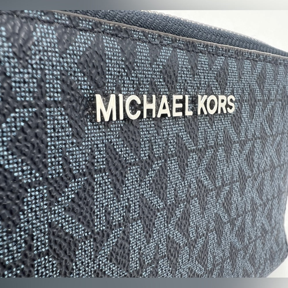 Michael Kors Jet Set Wristlet